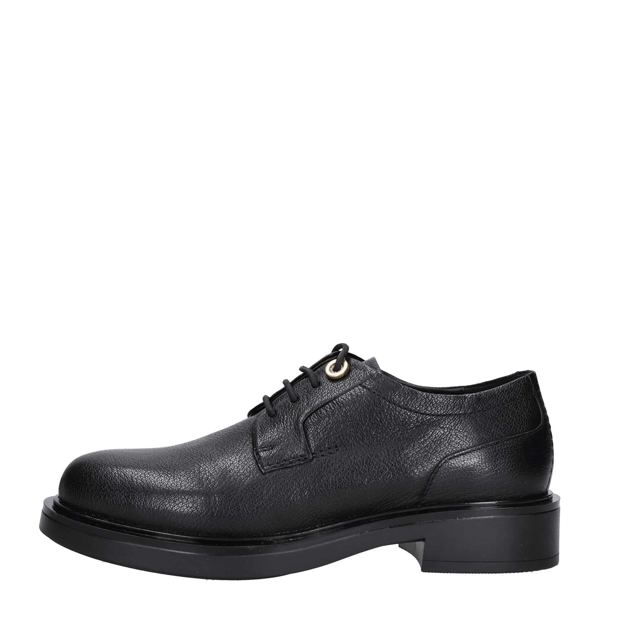 Stringate in pelle 