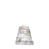Sneakers in ecopelle e borchie 