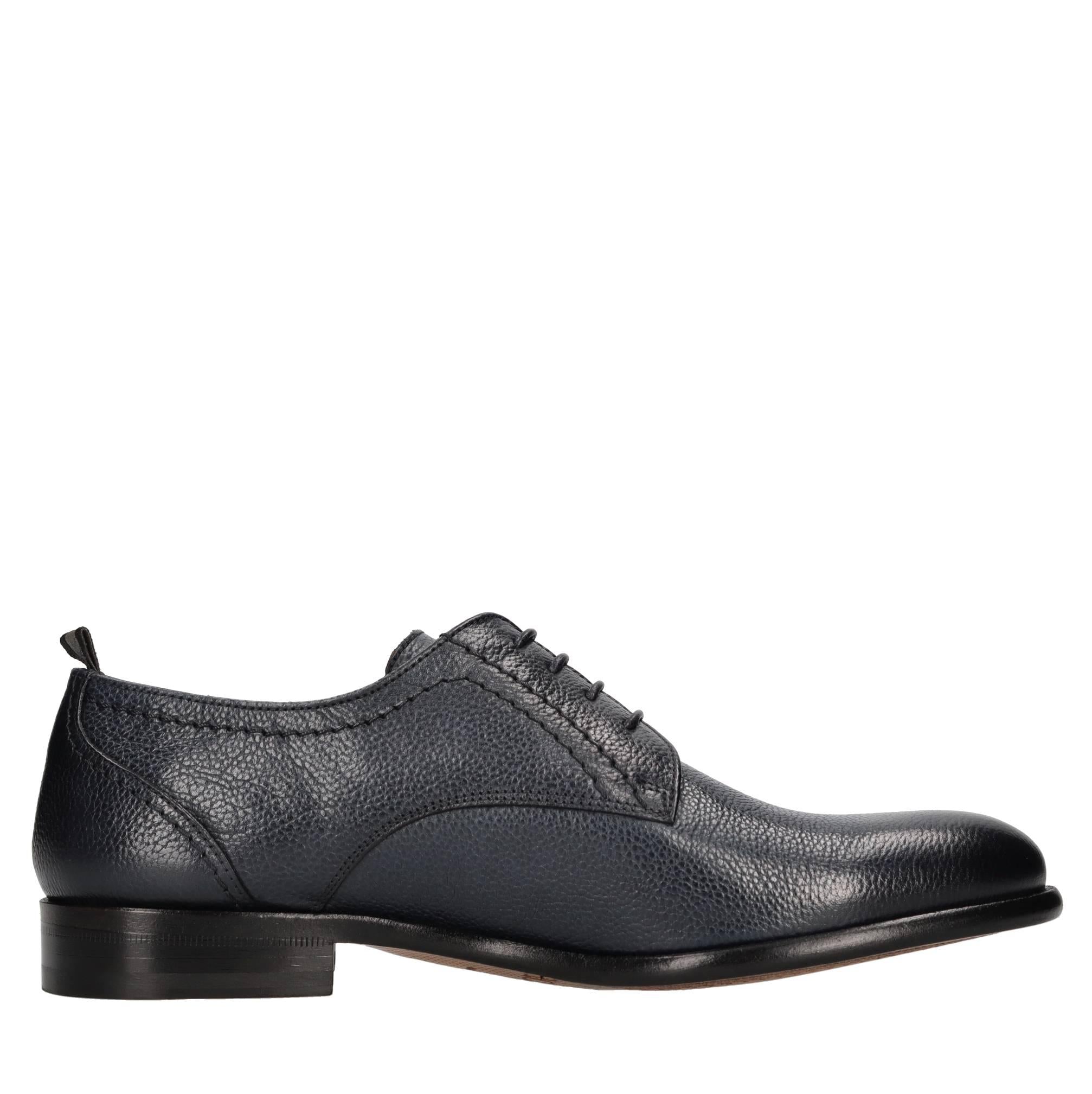 Stringate in pelle 