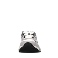 Sneakers in camoscio e tessuto 