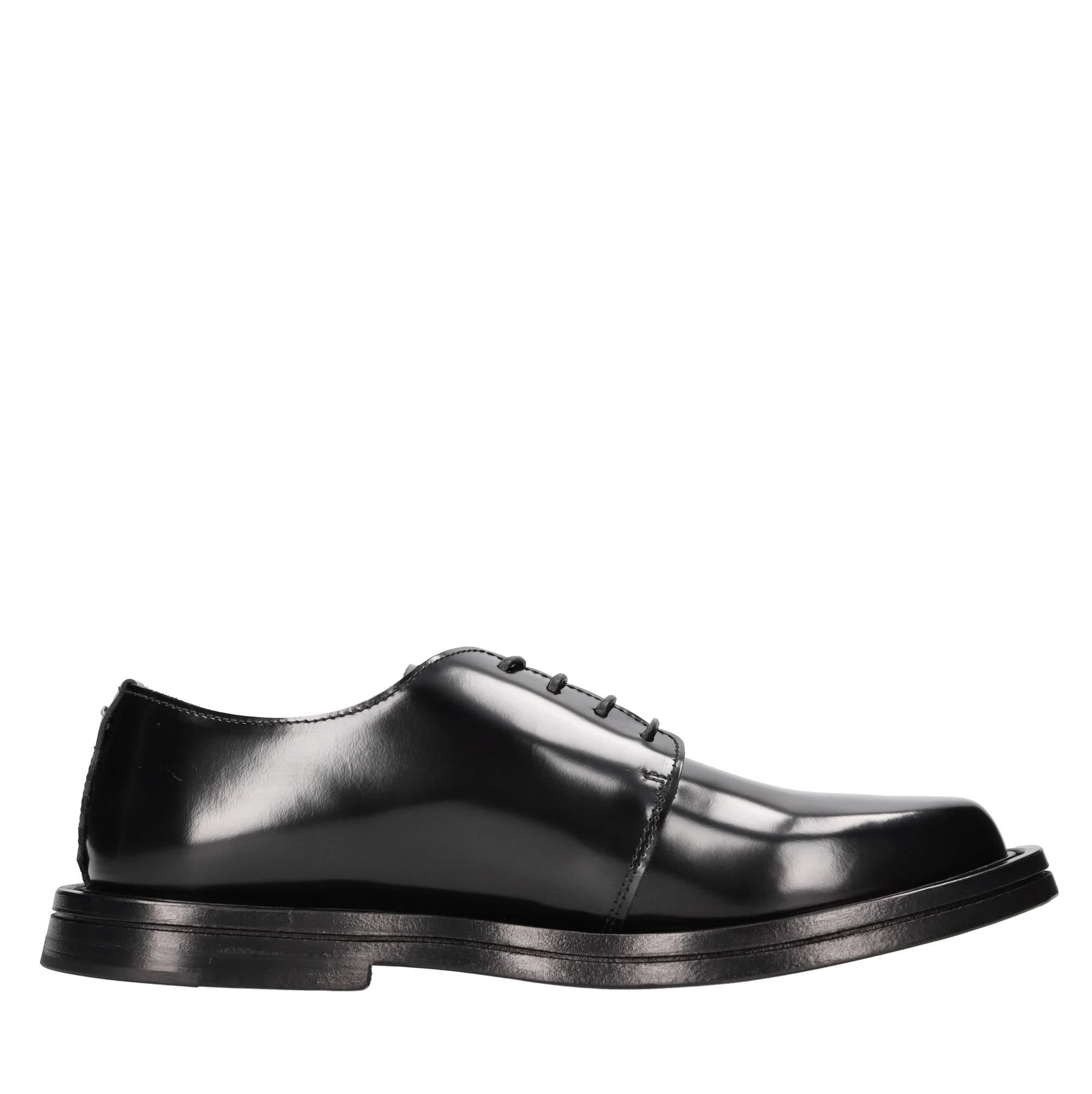 Stringate in pelle 