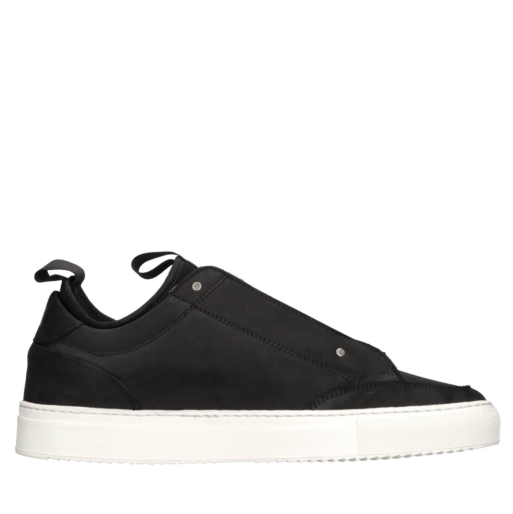 Sneakers in camoscio e tessuto 