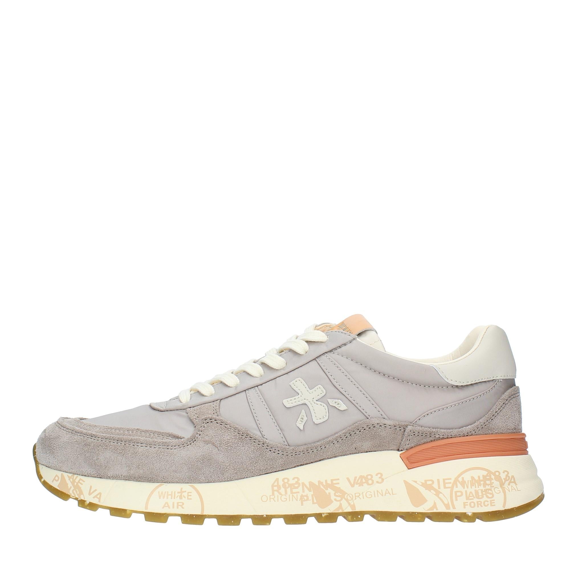 Sneakers in camoscio e tessuto 