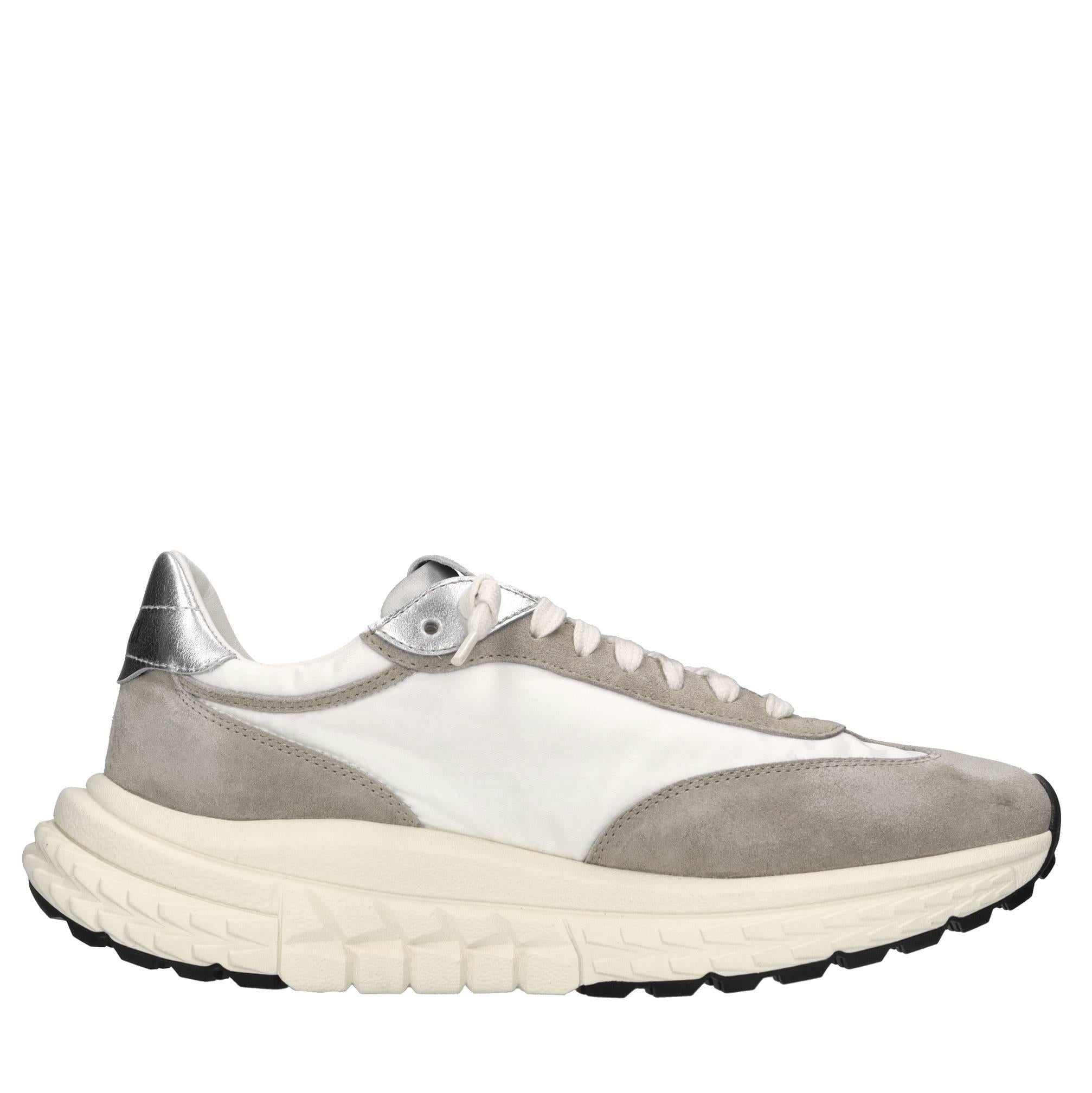 Sneakers in pelle e tessuto 