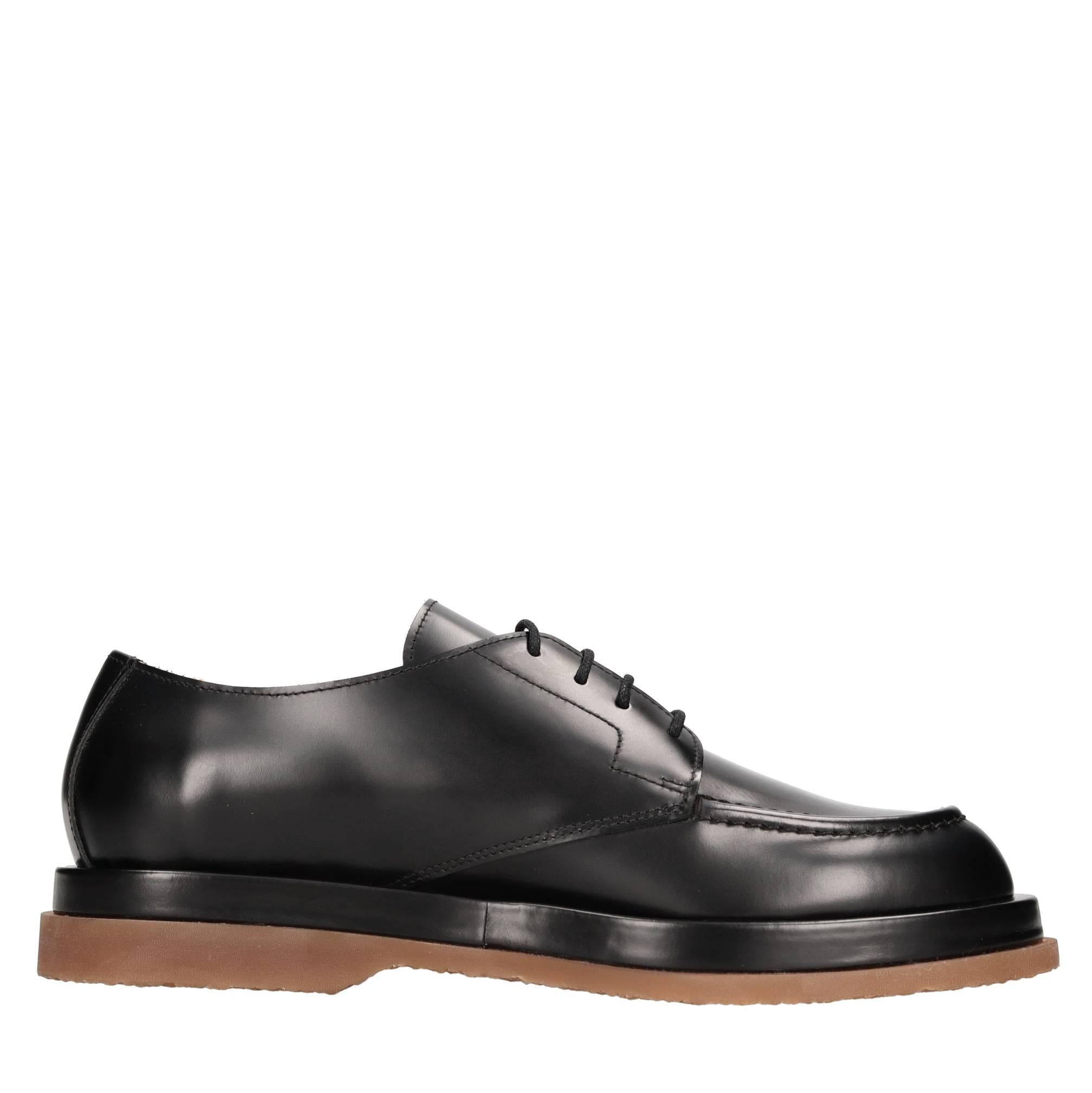 Stringate in pelle 