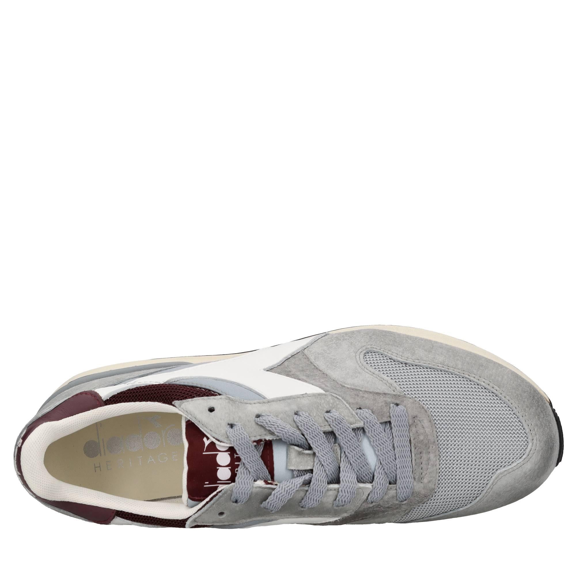 Sneakers in camoscio e tessuto 