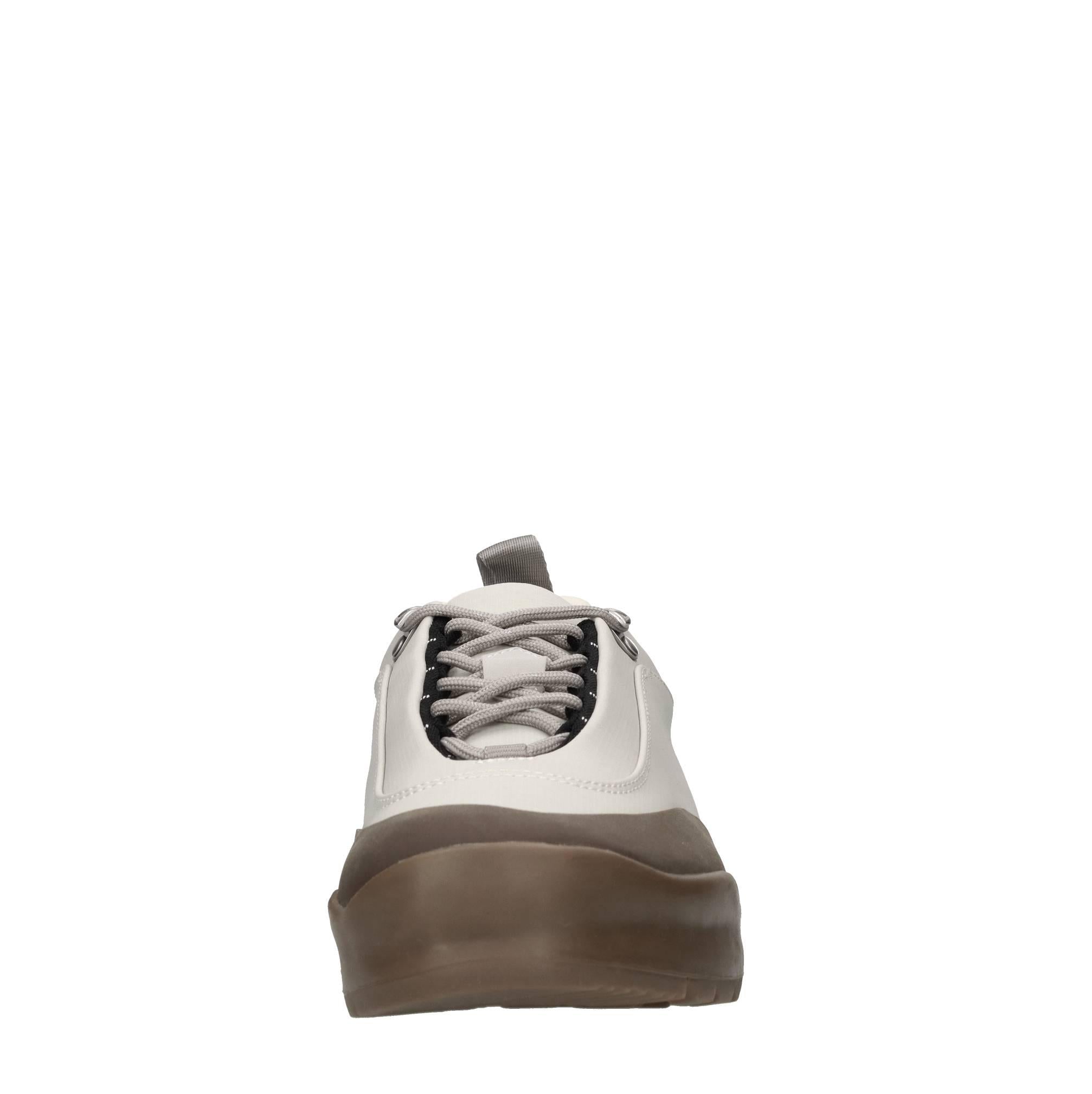 Sneakers in ecopelle e tessuto 