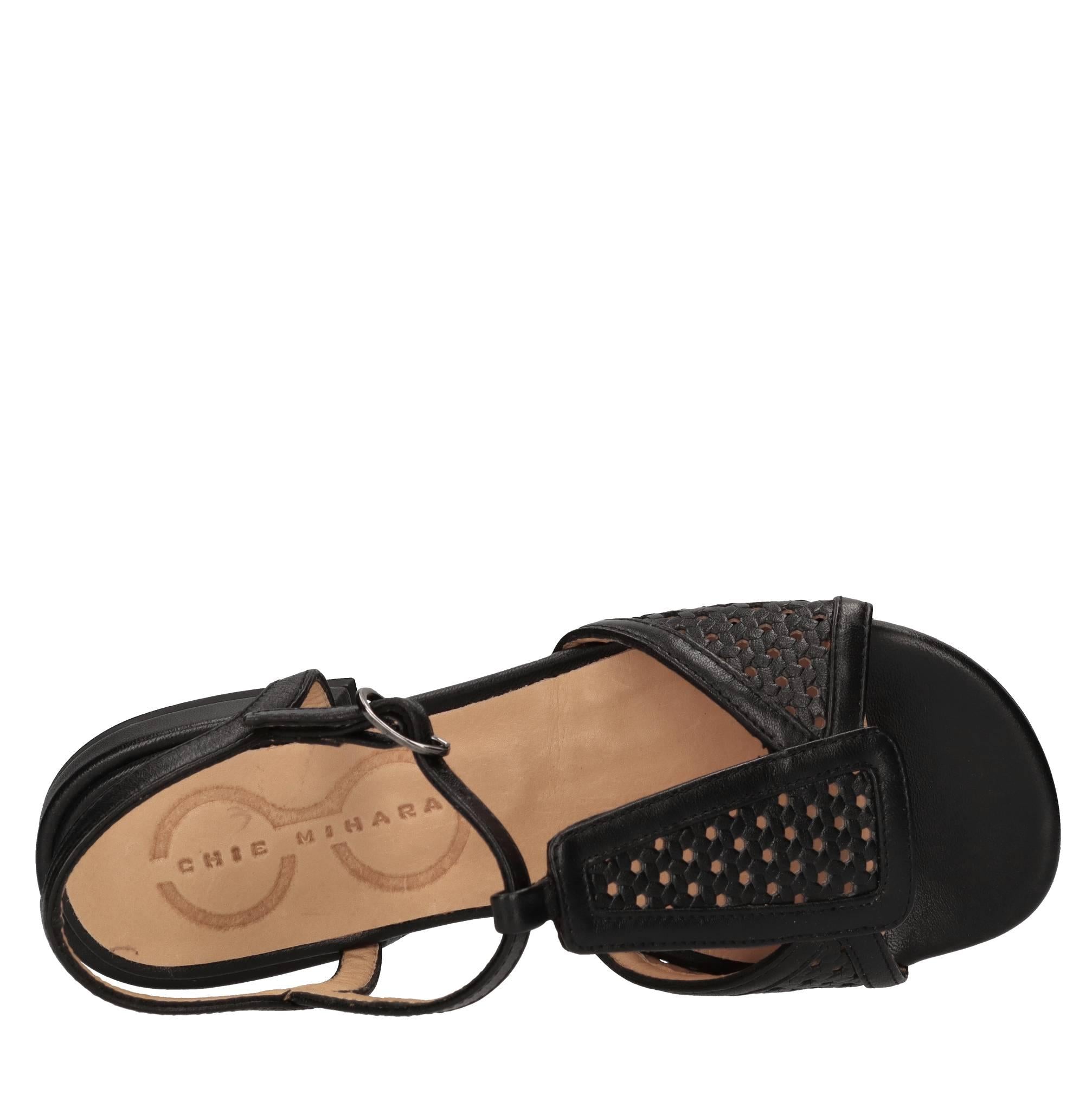 Sandali flat in pelle 