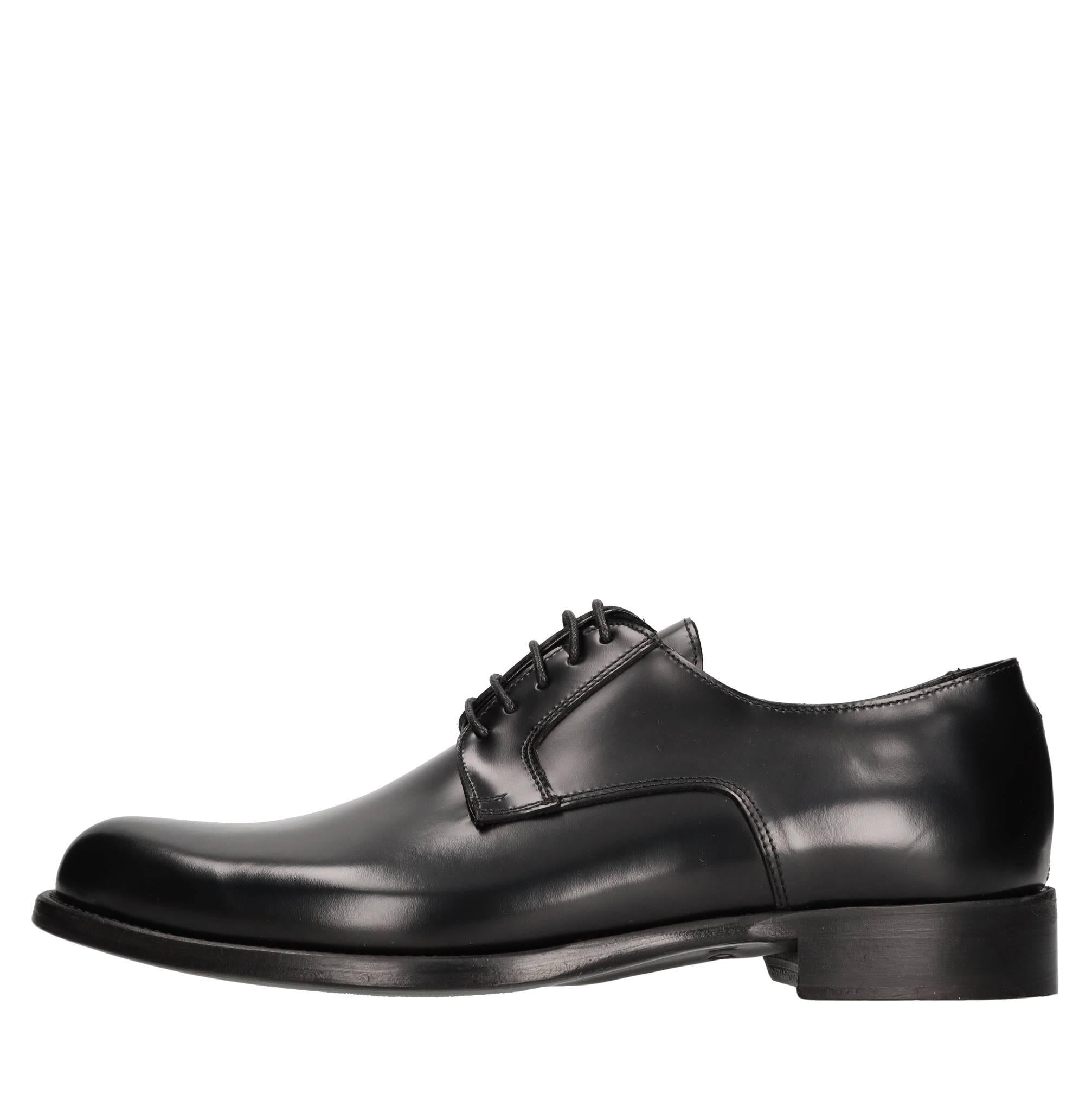 Stringate in pelle 
