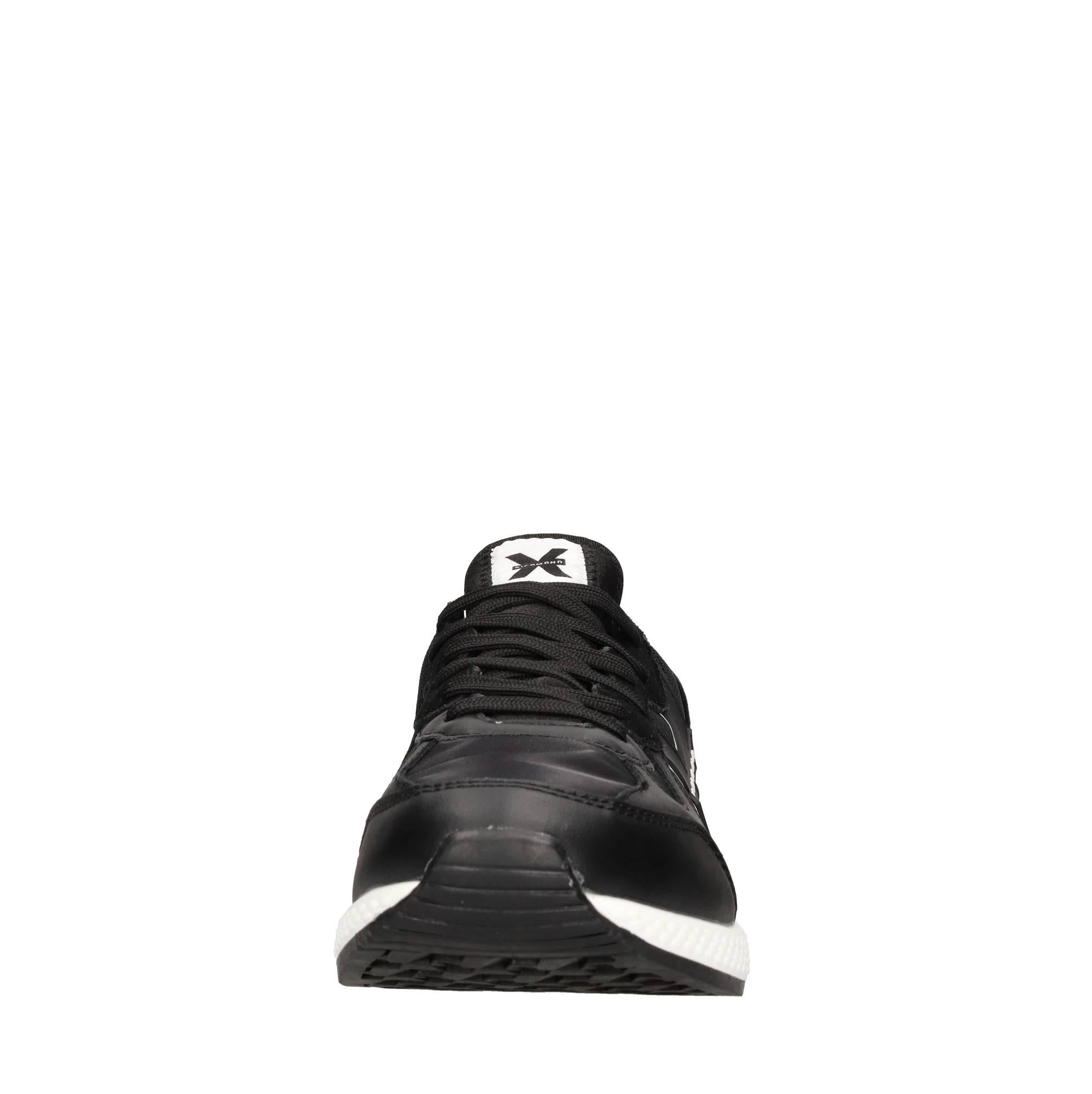 Sneakers in camoscio ed ecopelle 