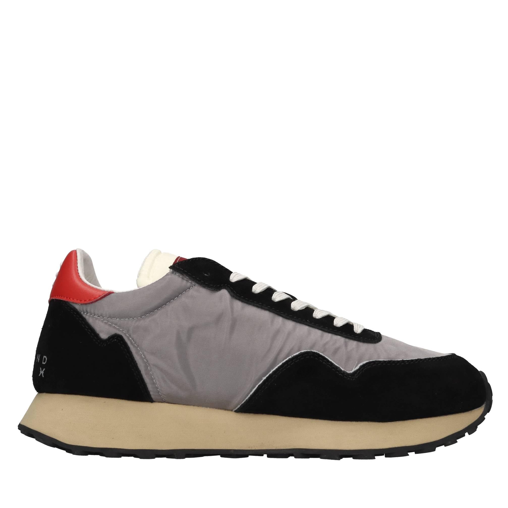Sneakers in tessuto e camoscio 