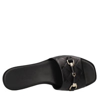 Flat in pelle 