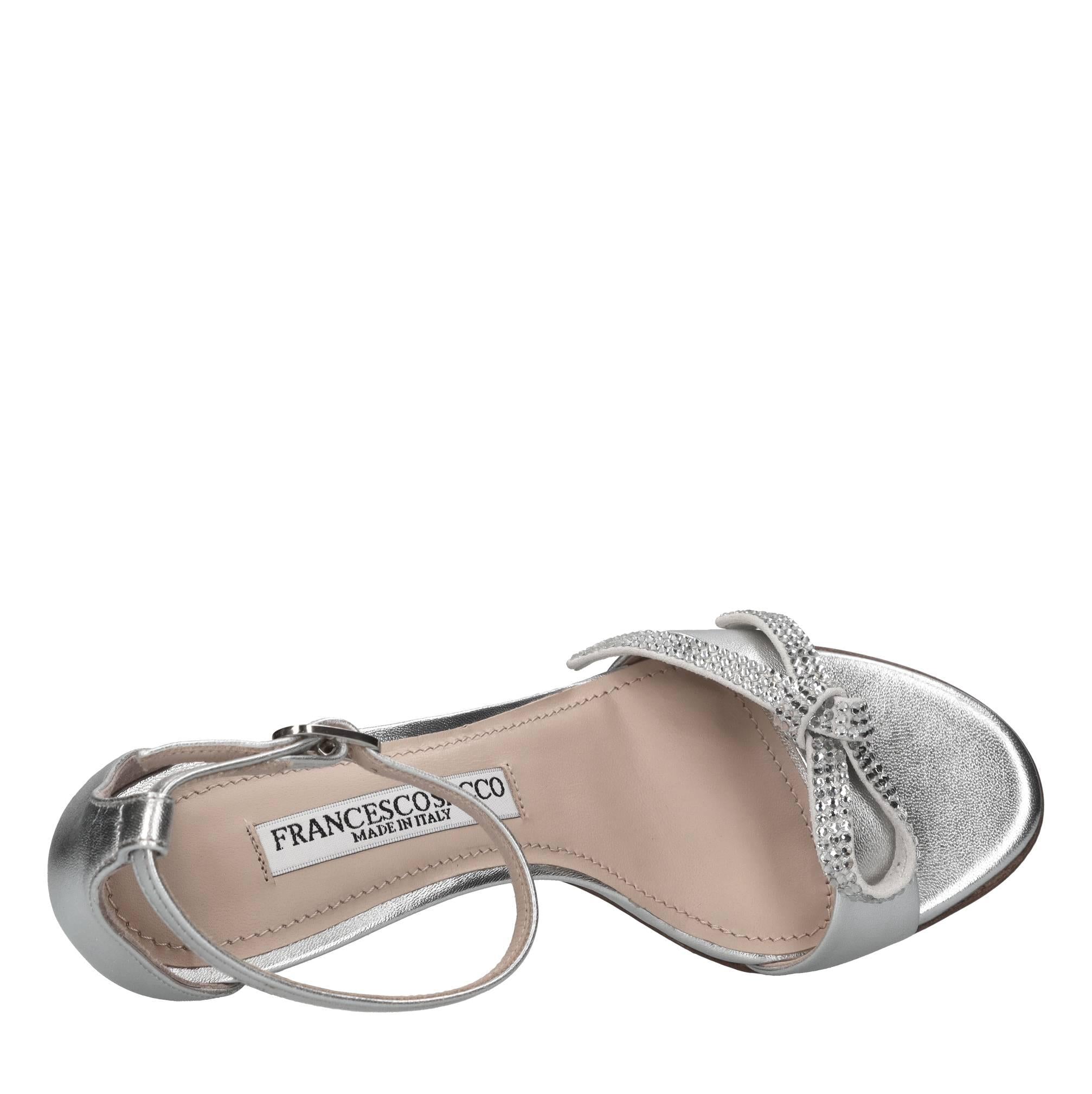 Sandali in pelle e strass 
