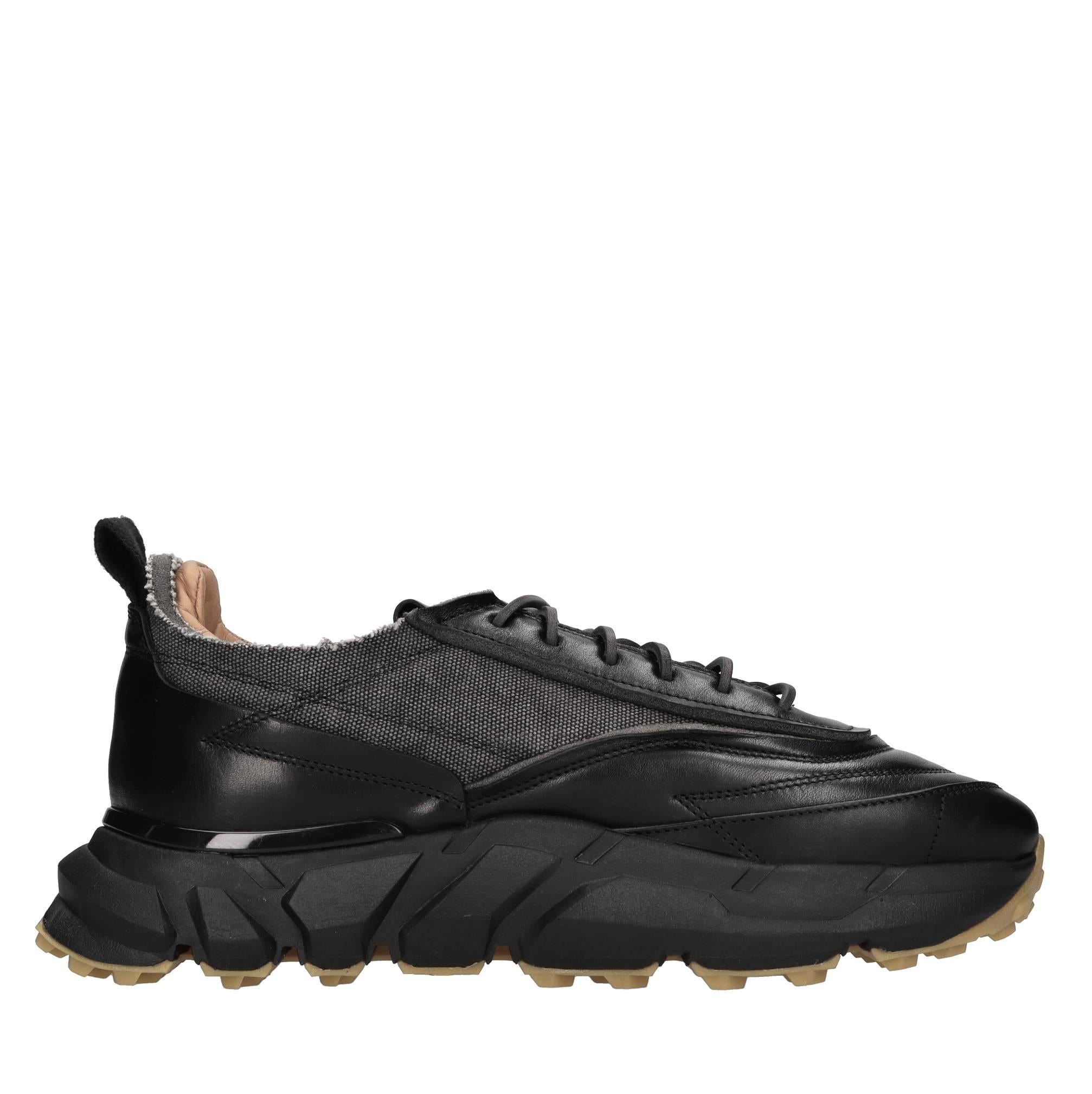 Sneakers in pelle e tessuto 