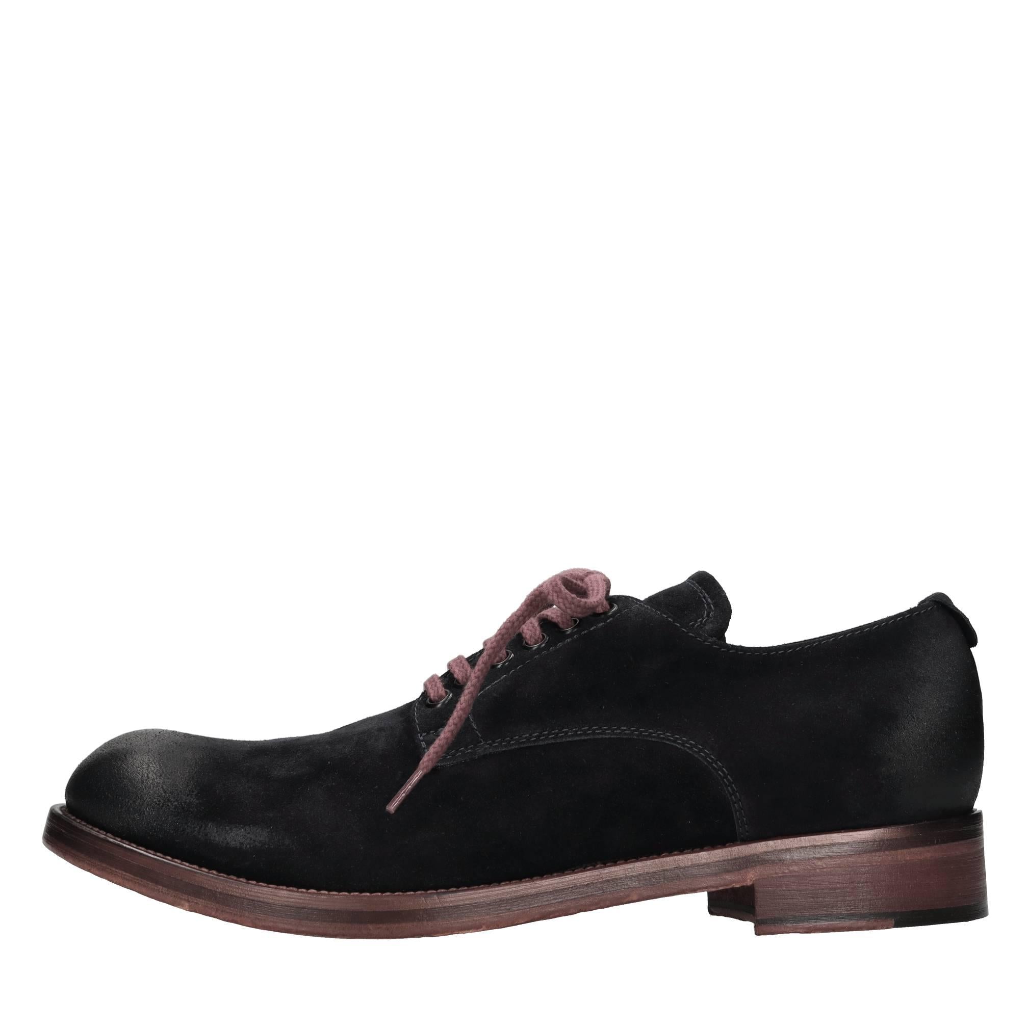 Stringate modello COLLIN 1 in camoscio 