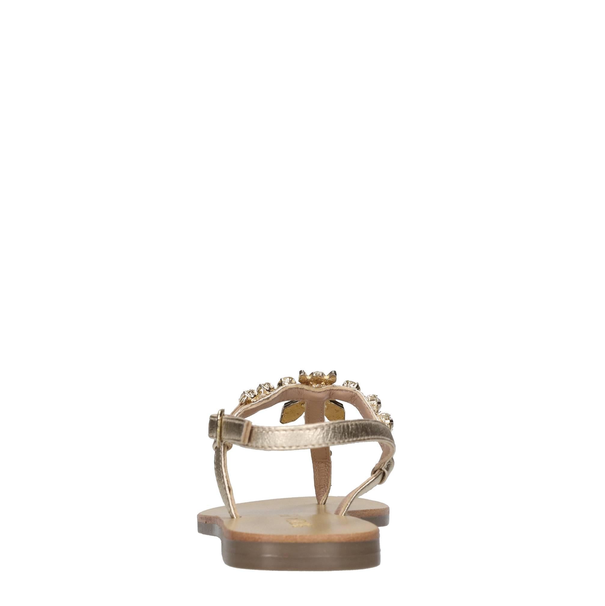 Sandali flat infradito in pelle con accessorio gioiello 