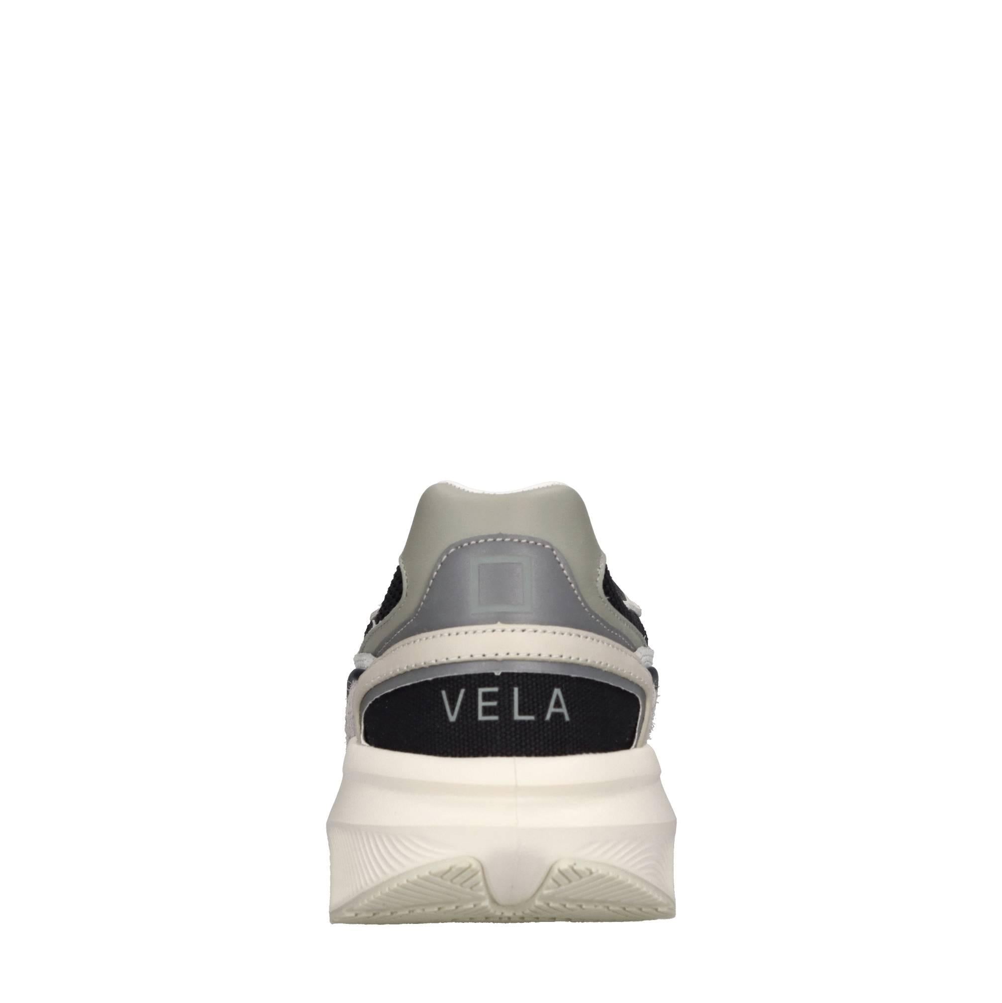 Sneakers in pelle e tessuto 