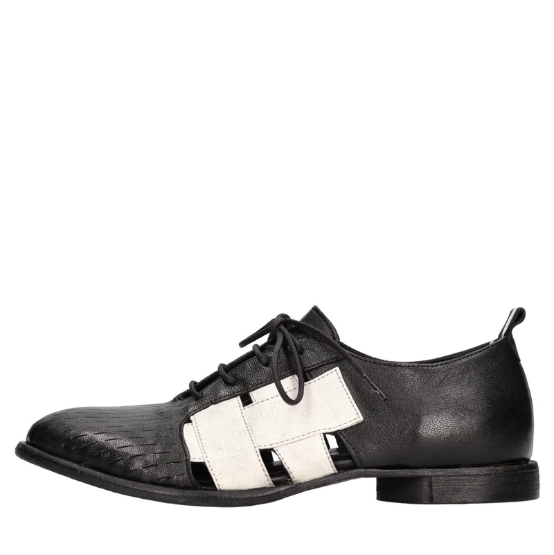 Stringate in pelle 