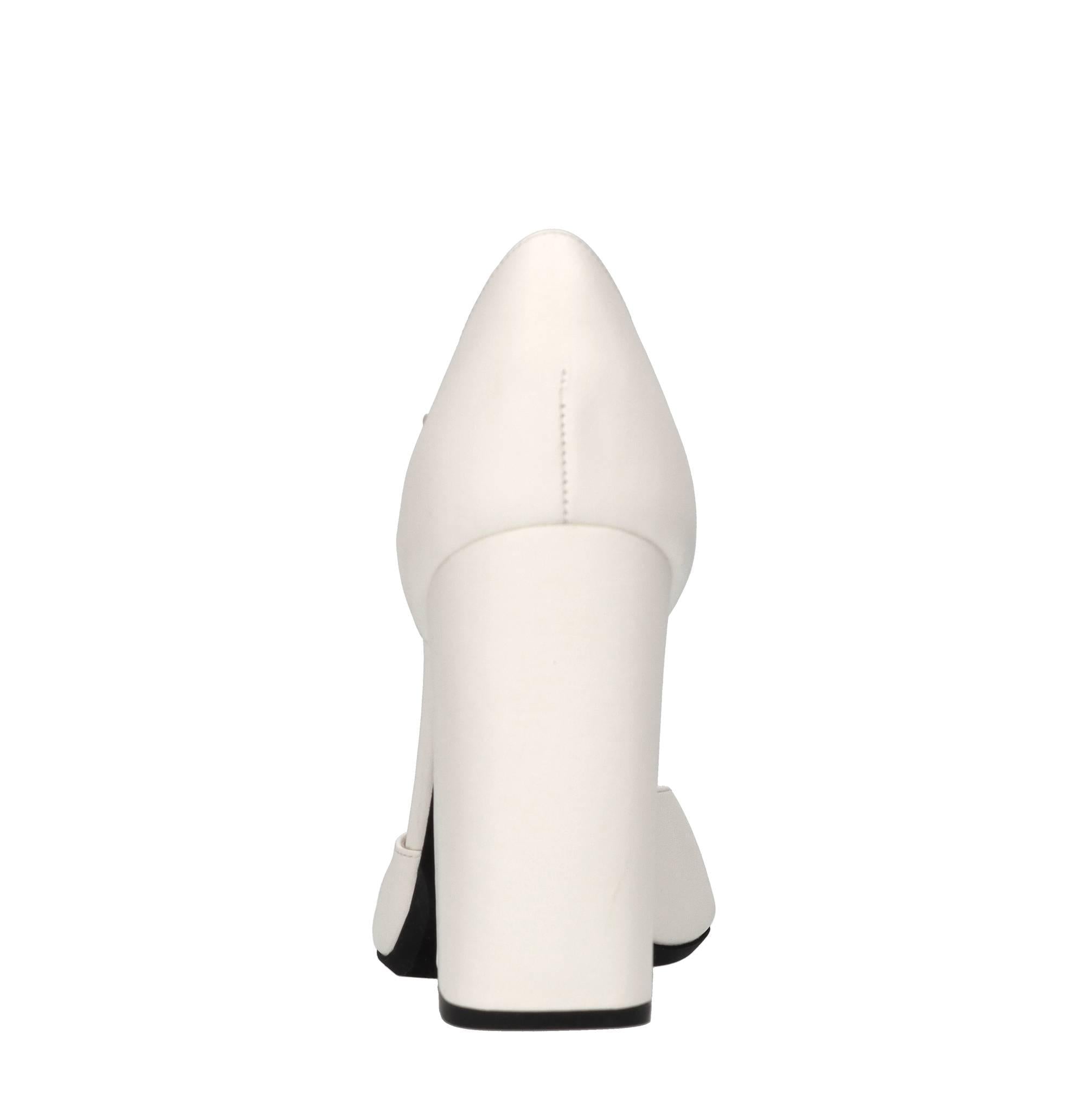 Décolleté in pelle 