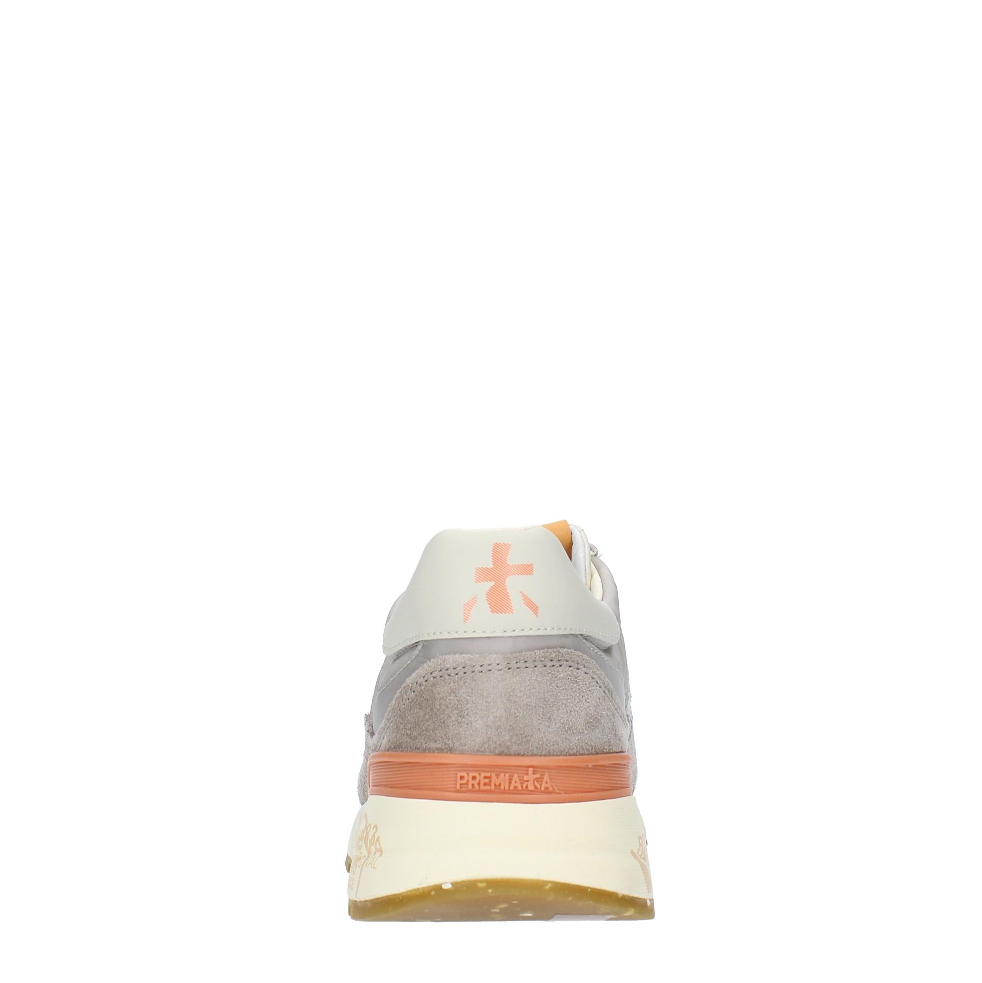 Sneakers in camoscio e tessuto 