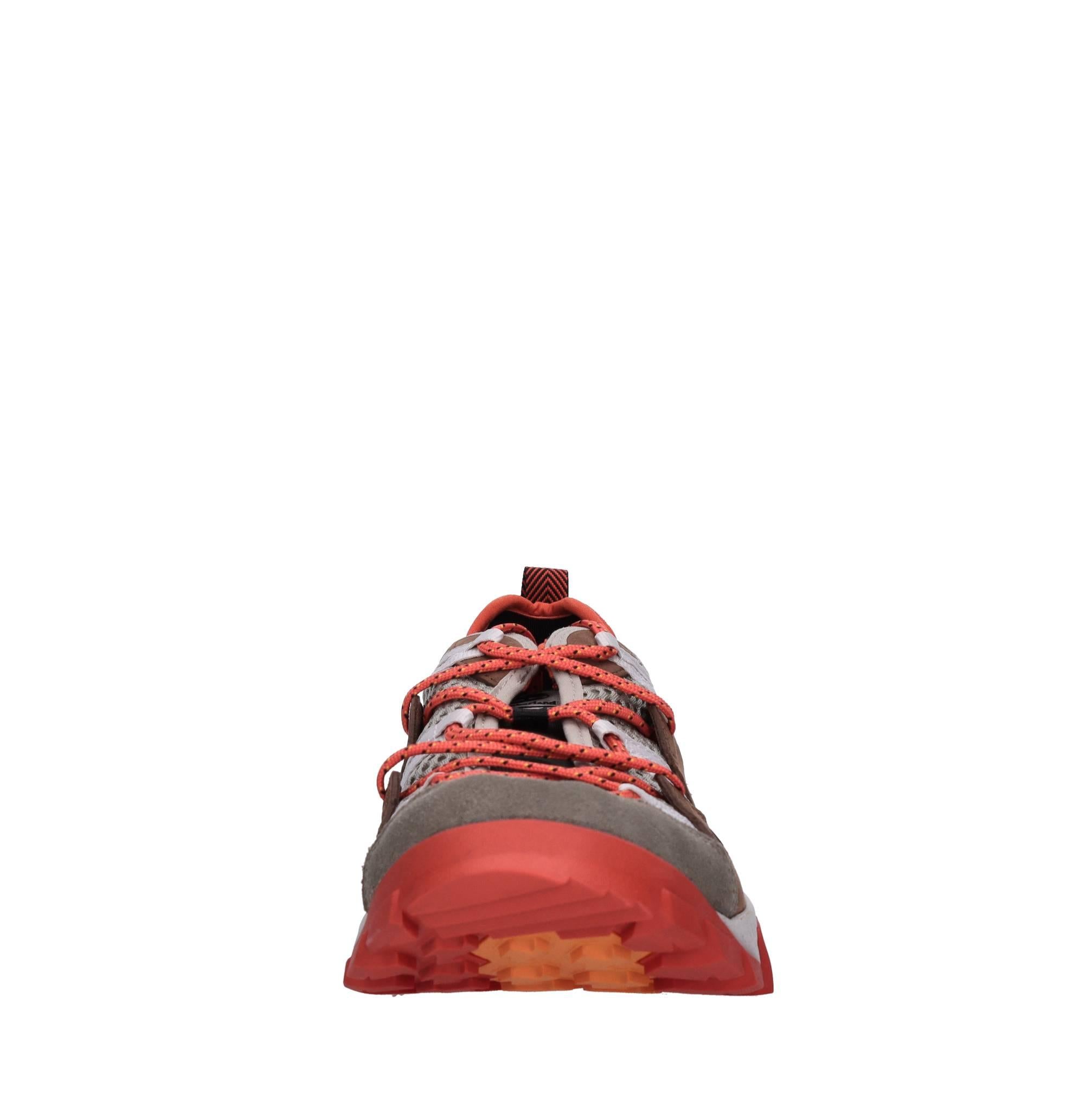 Sneakers in camoscio e tessuto 