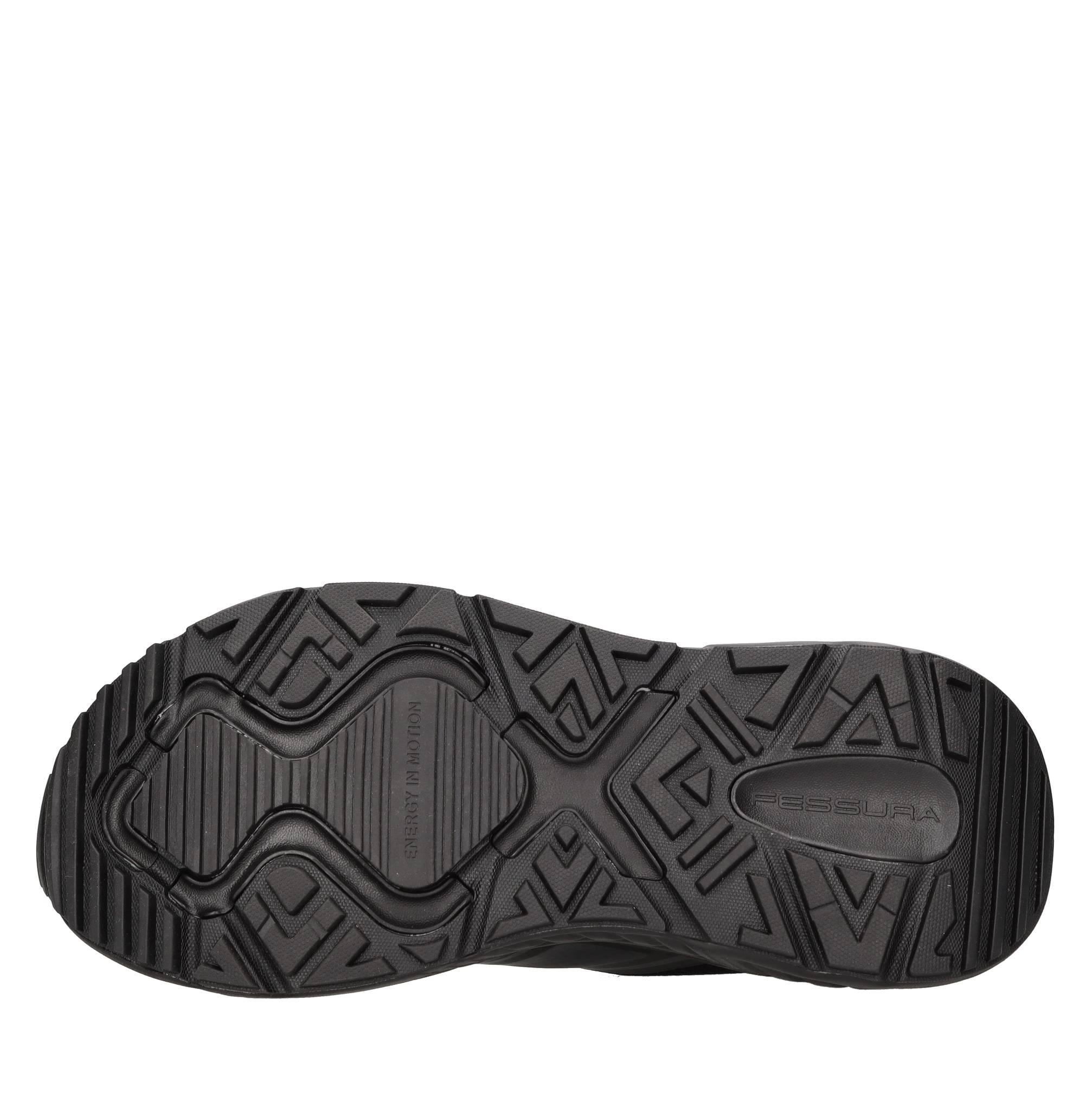 Sneakers modello in tessuto tecnico con inserti in gomma 