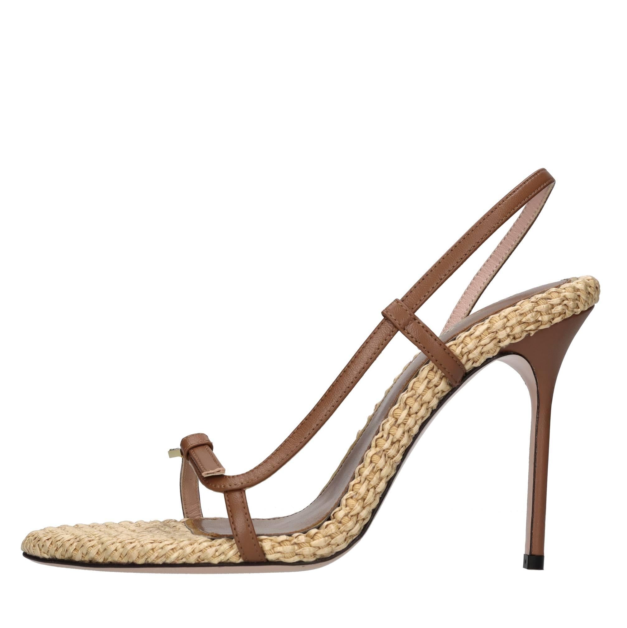 Sandali in pelle e rafia 