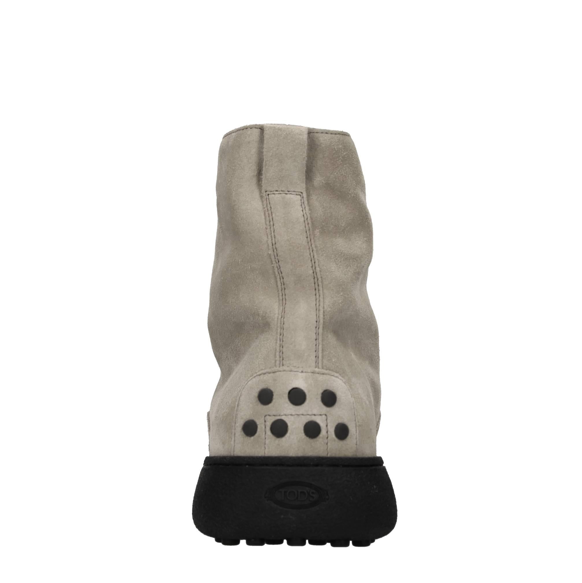 Stivaletti in camoscio 
