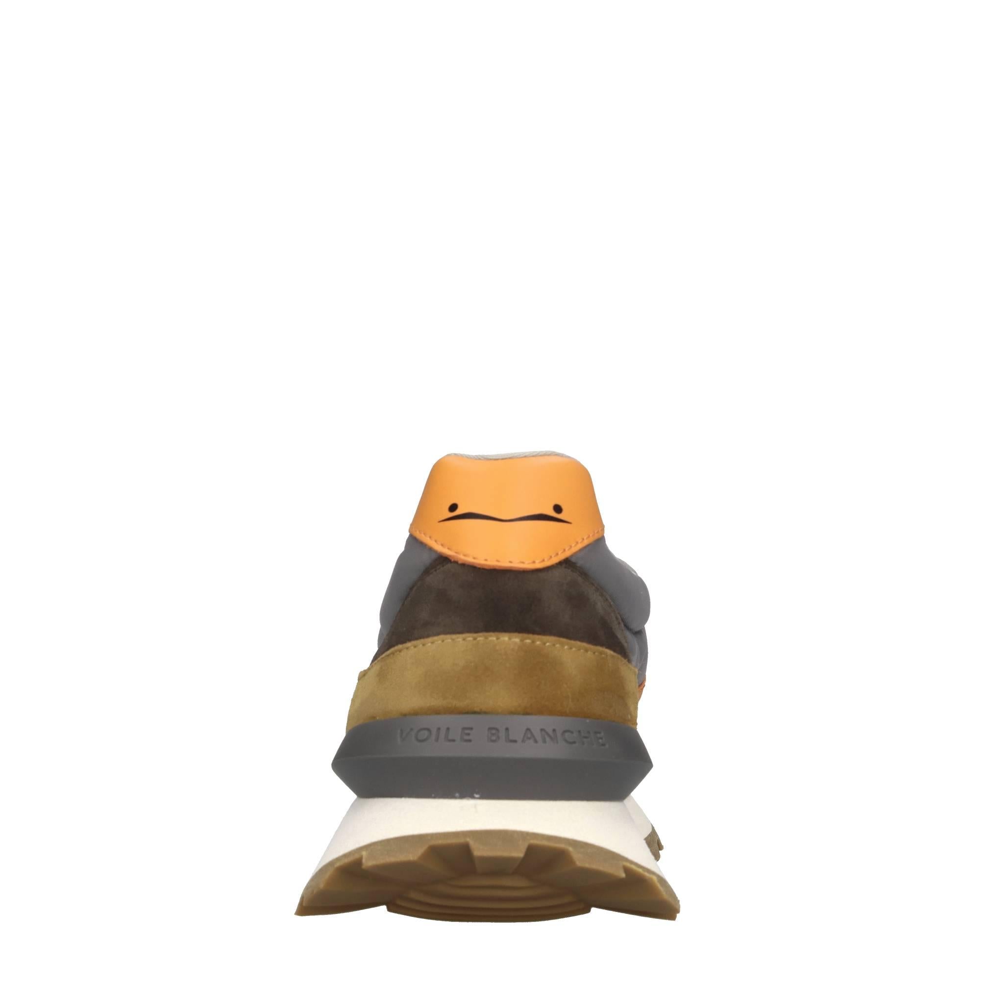 Sneakers in camoscio e tessuto 