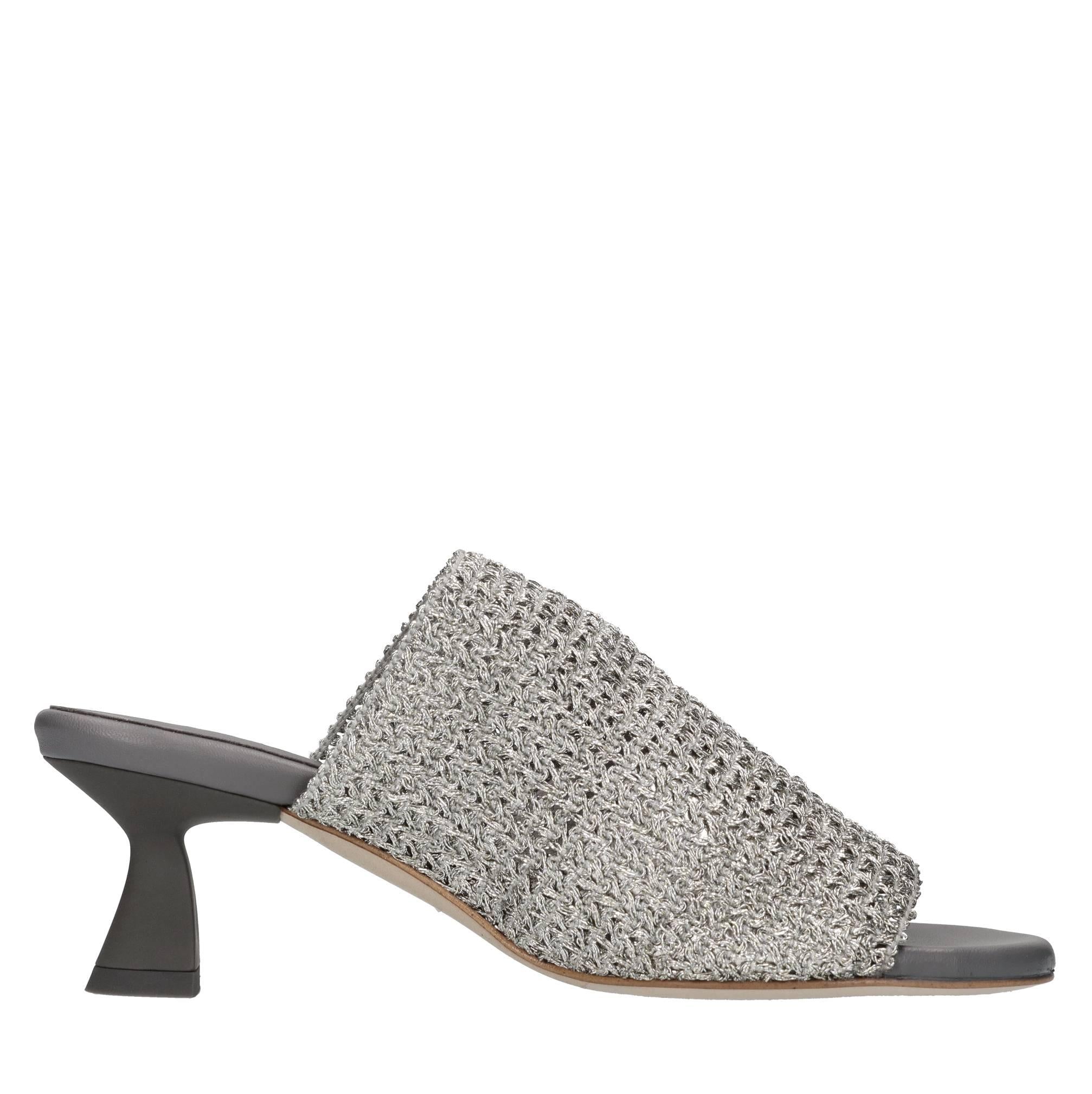 Mules in pelle e tessuto 