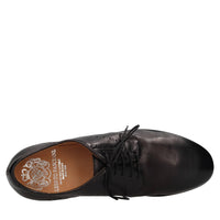 Stringate in pelle 