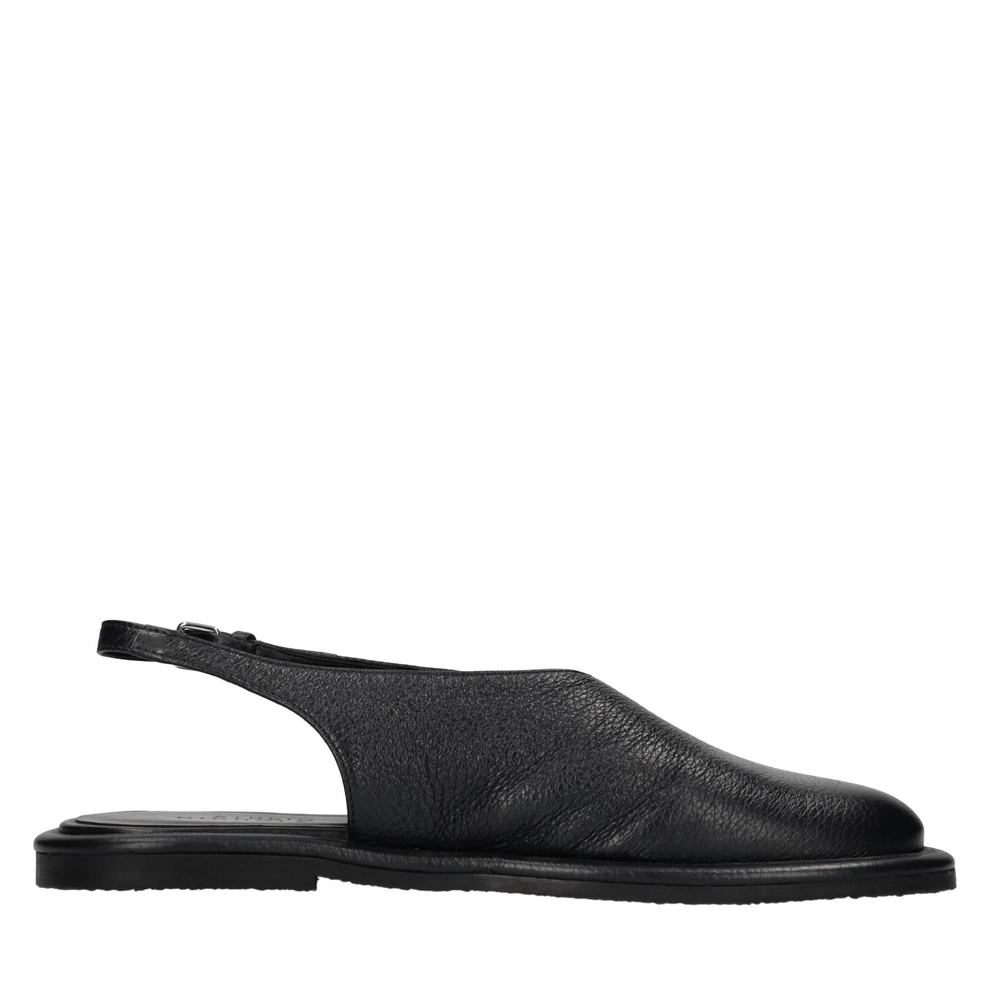 Flat in pelle 