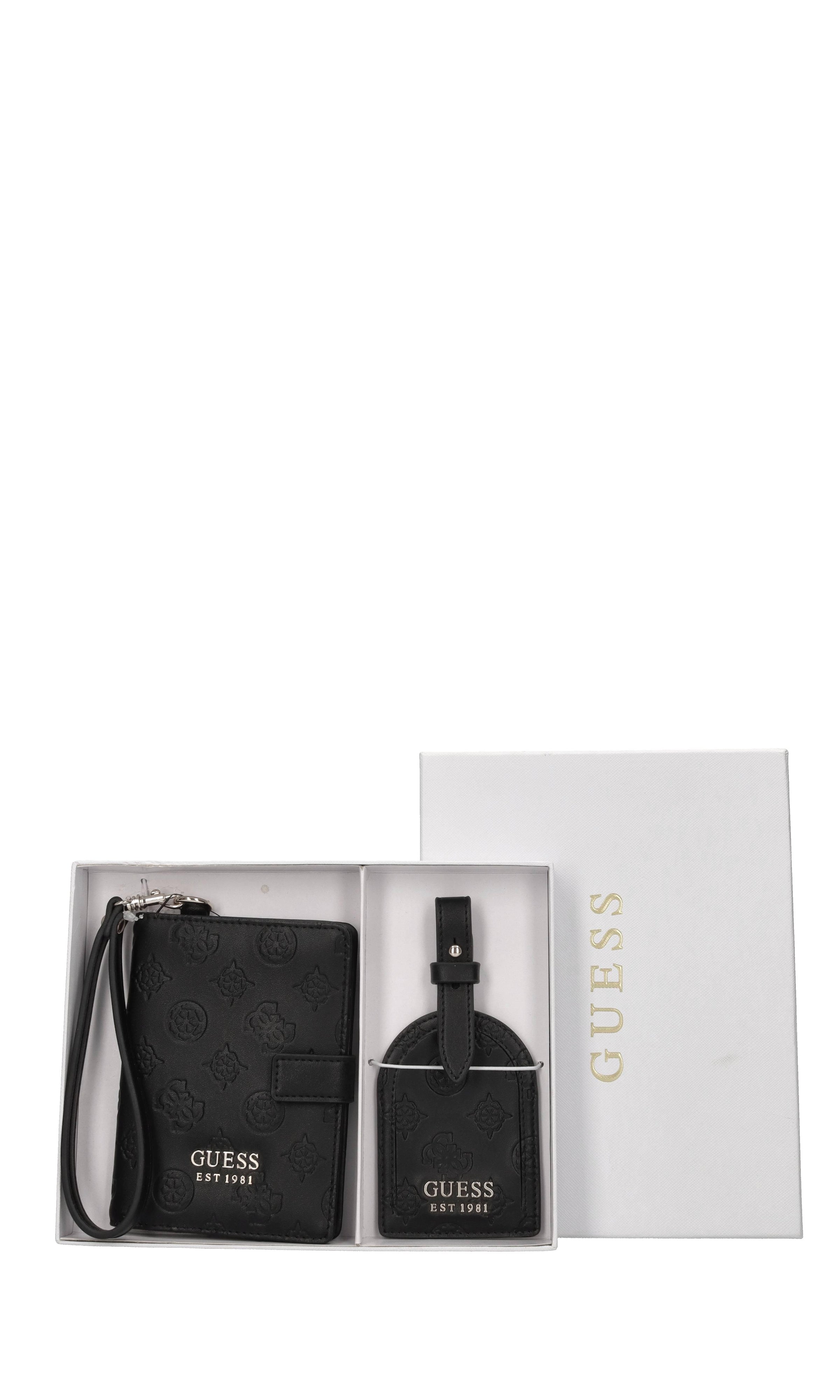 Gift box con portapassaporto portacarte e targhetta portanome in ecopelle 