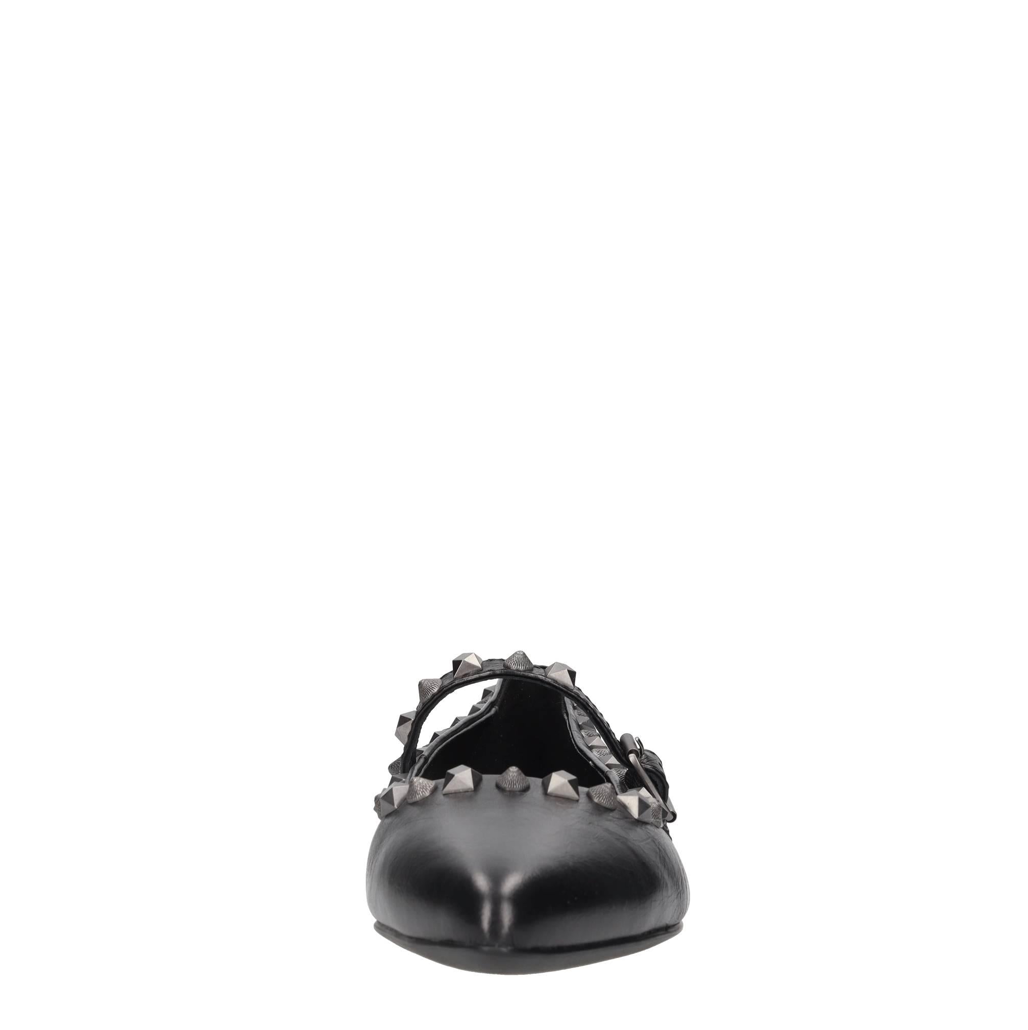 Ballerine modello Beatnik in pelle e borchie 