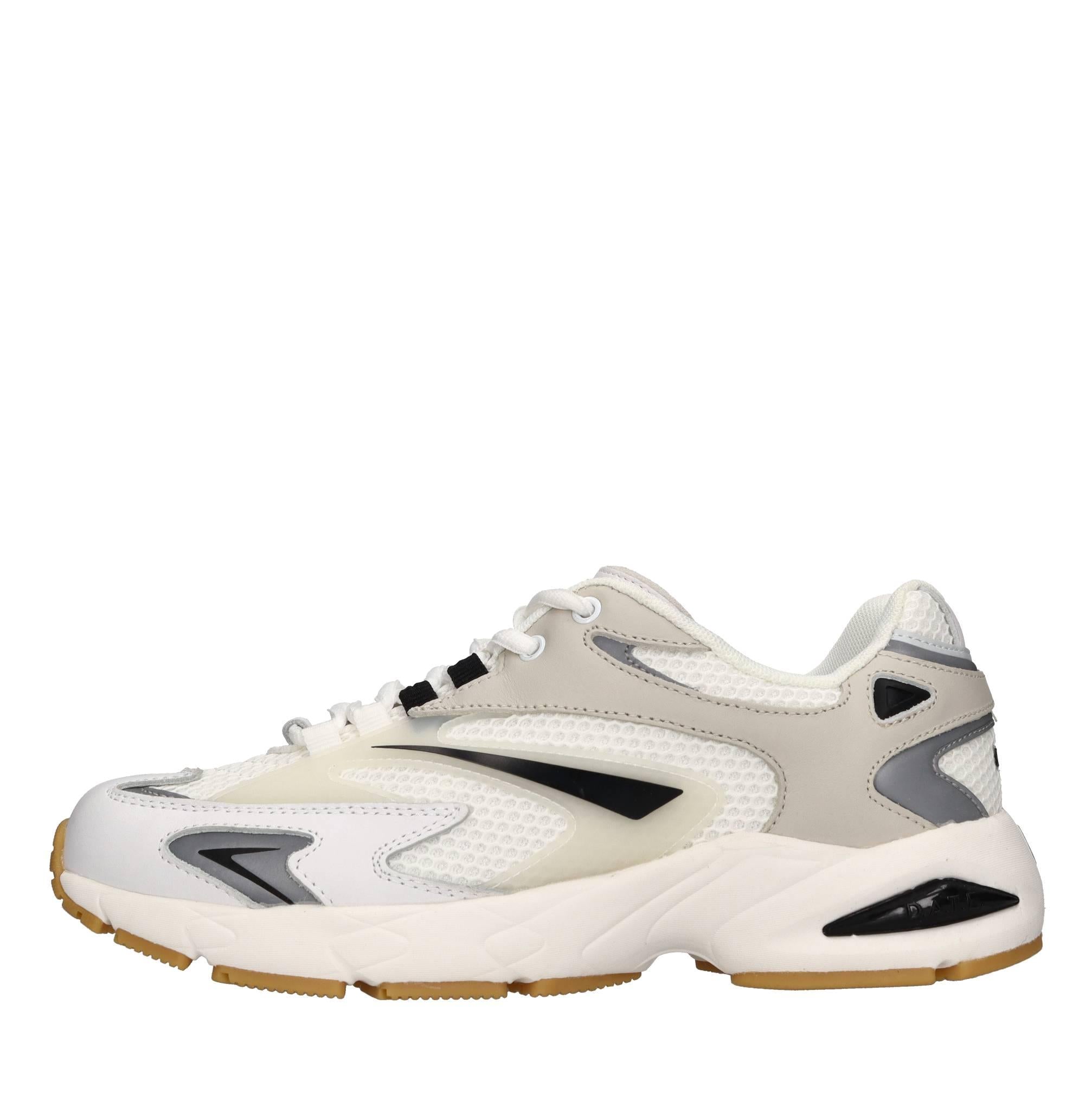 Sneakers in pelle e tessuto 