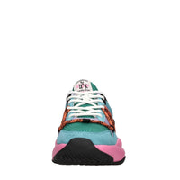 Sneakers in camoscio, ecopelle e tessuto 