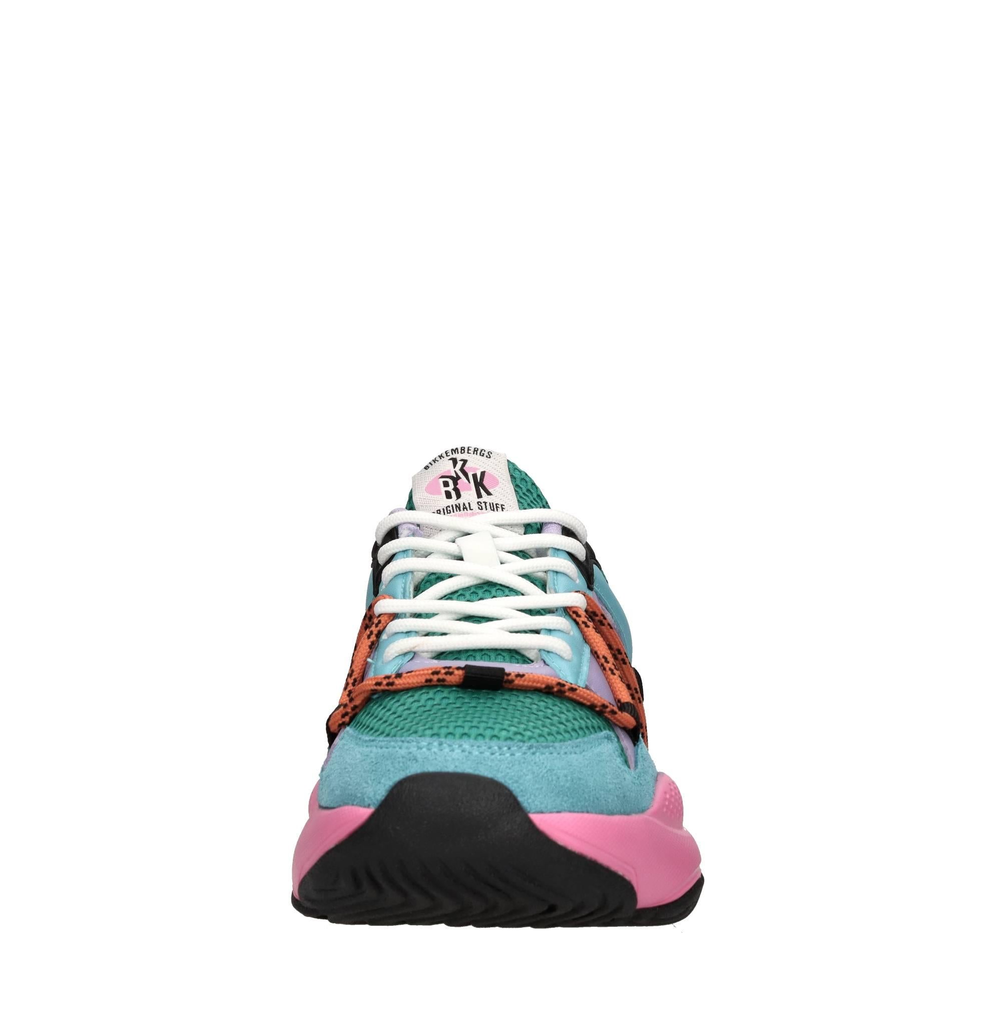 Sneakers in camoscio, ecopelle e tessuto 