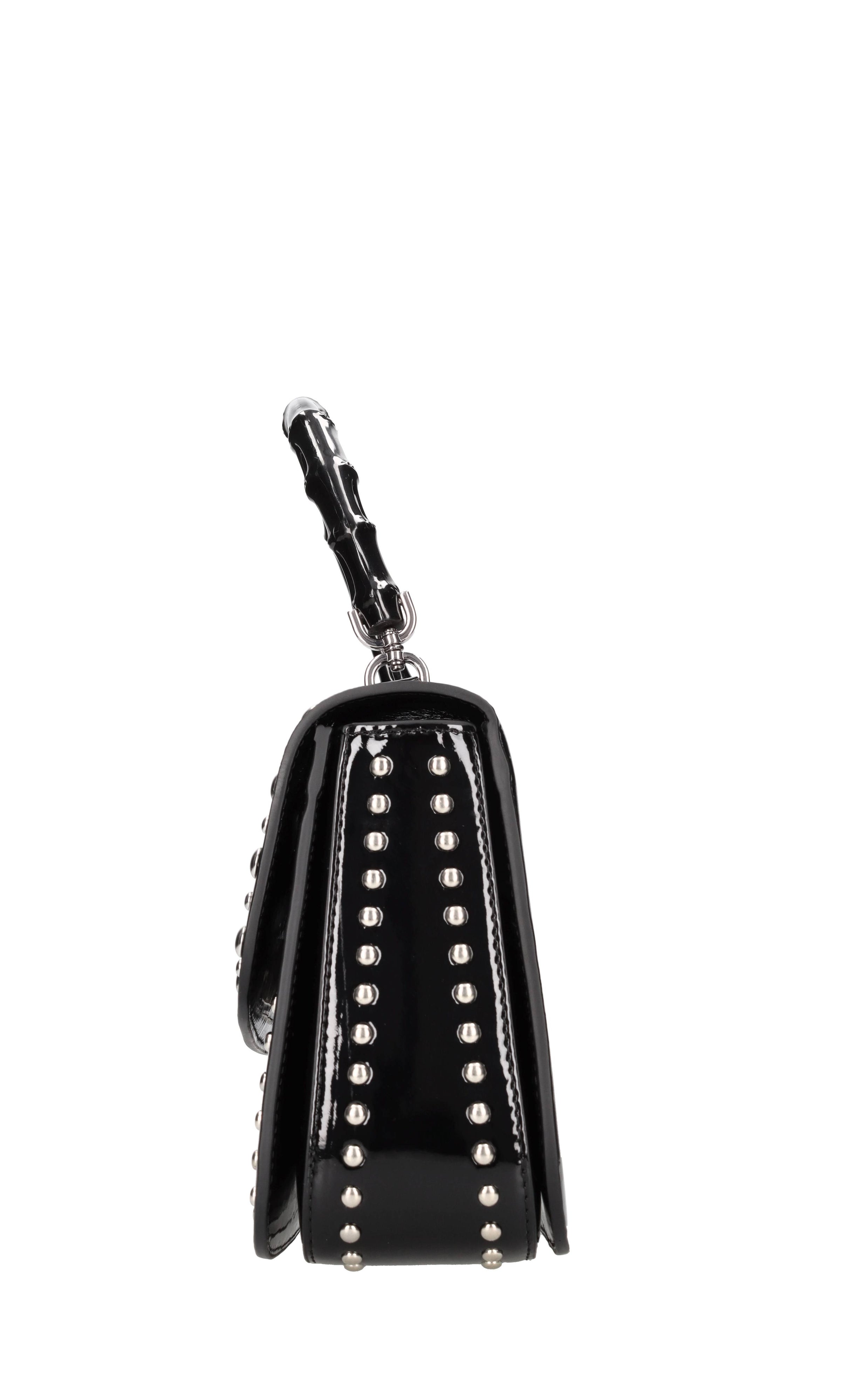 Borsa in pelle e borchie 