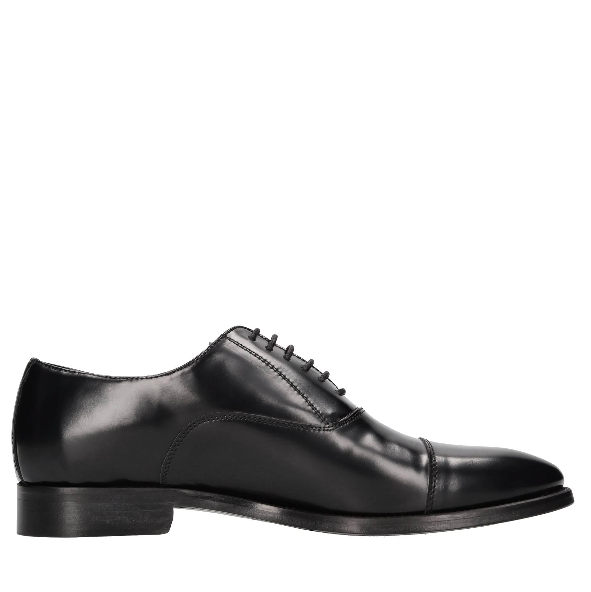 Stringate in pelle 