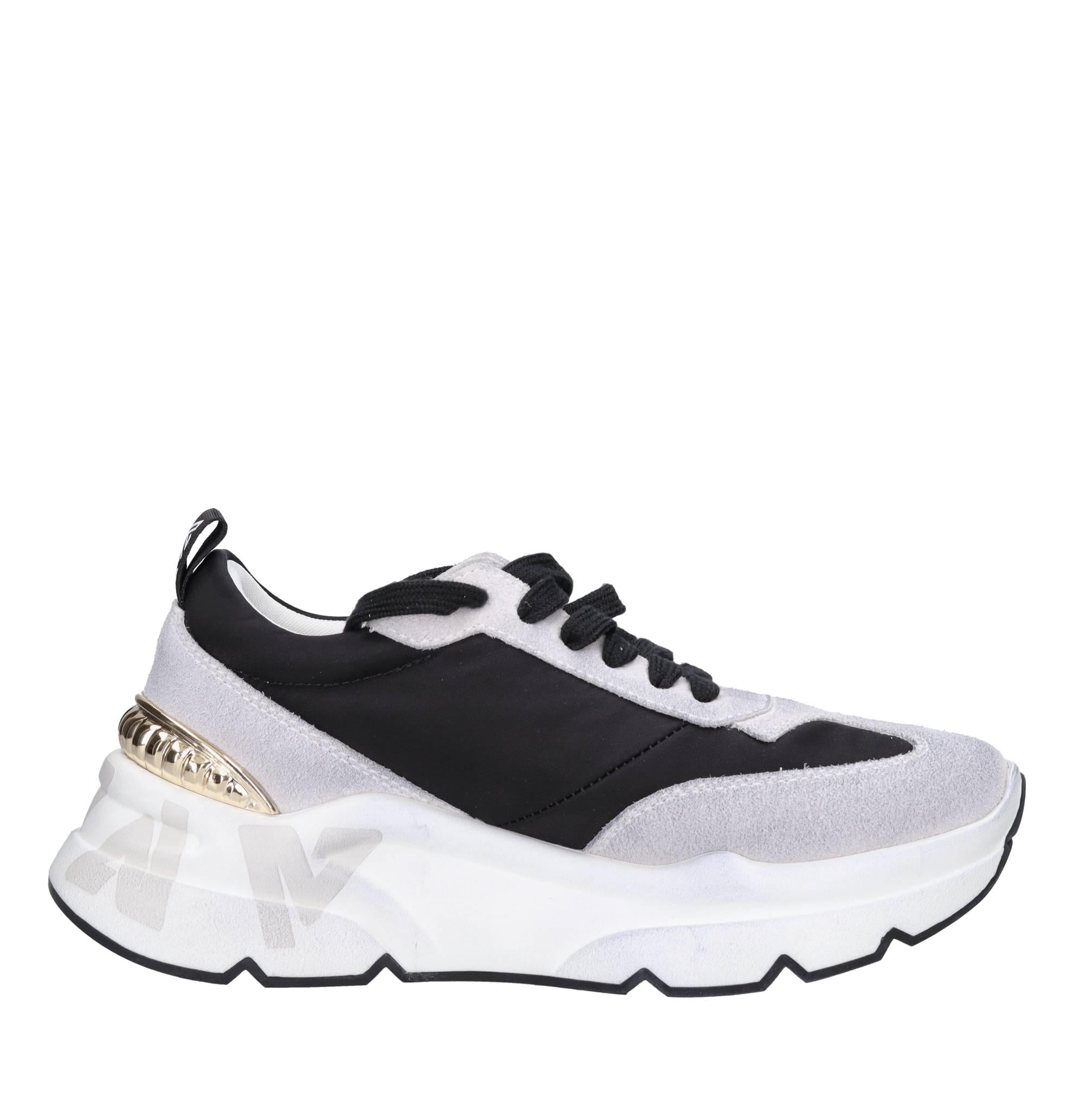 Sneakers in tessuto e camoscio 