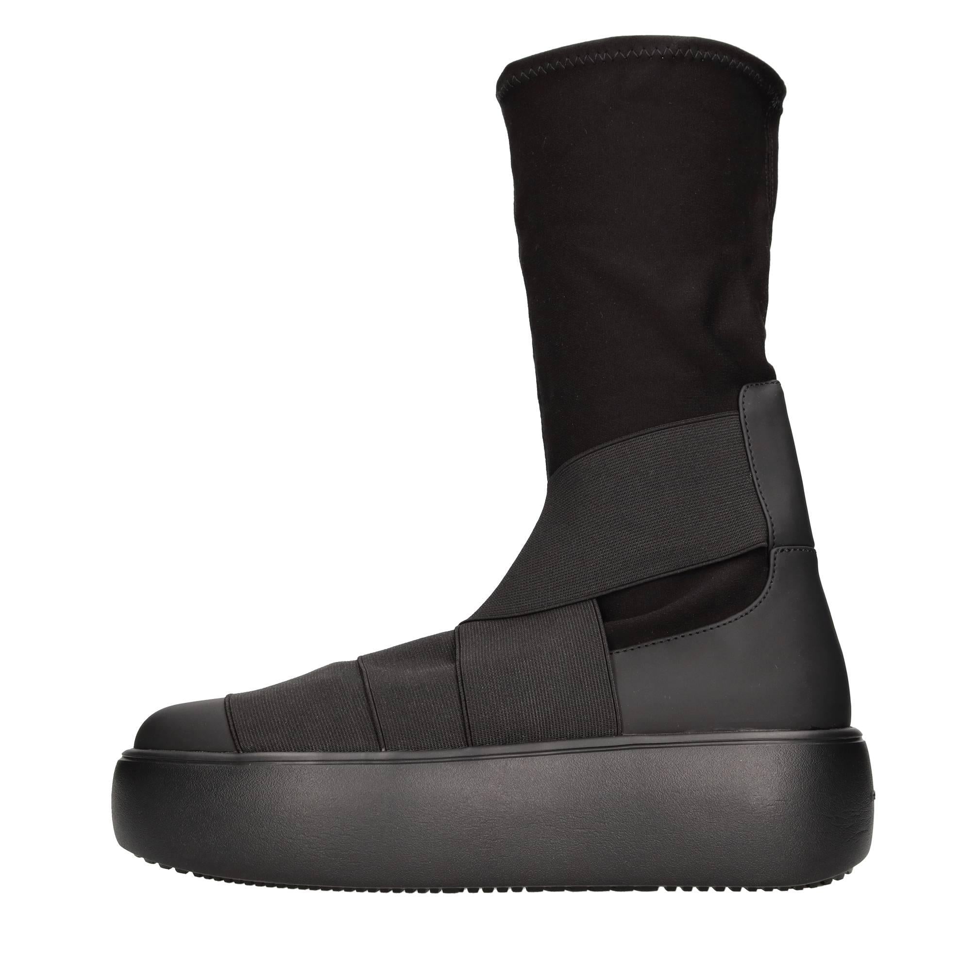 Sneakers in tessuto 