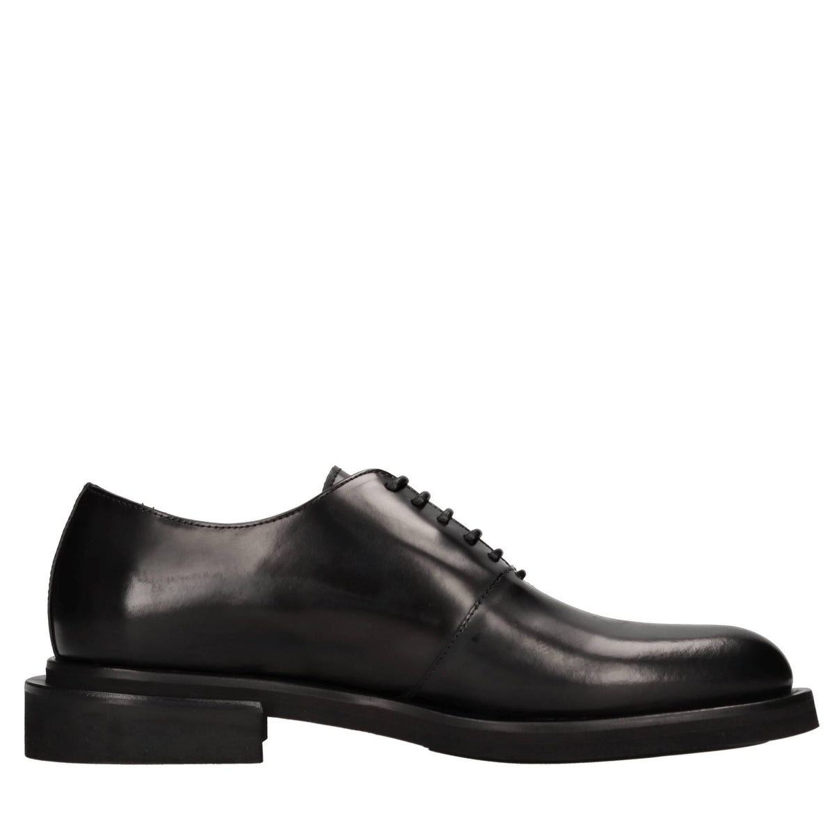 Stringate in pelle 
