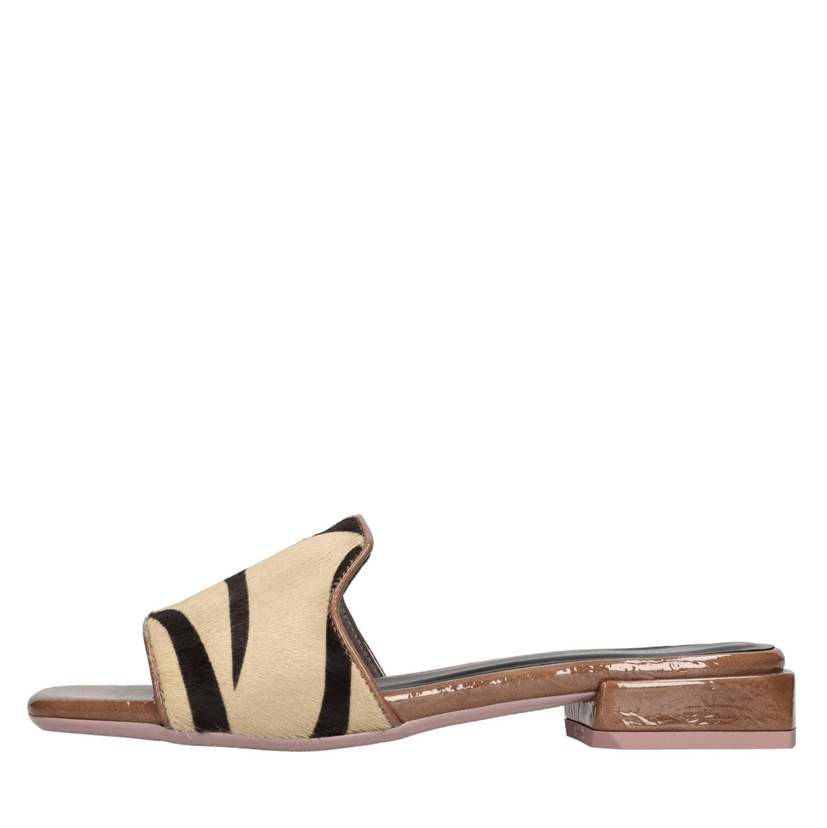 Mules in cavallino 
