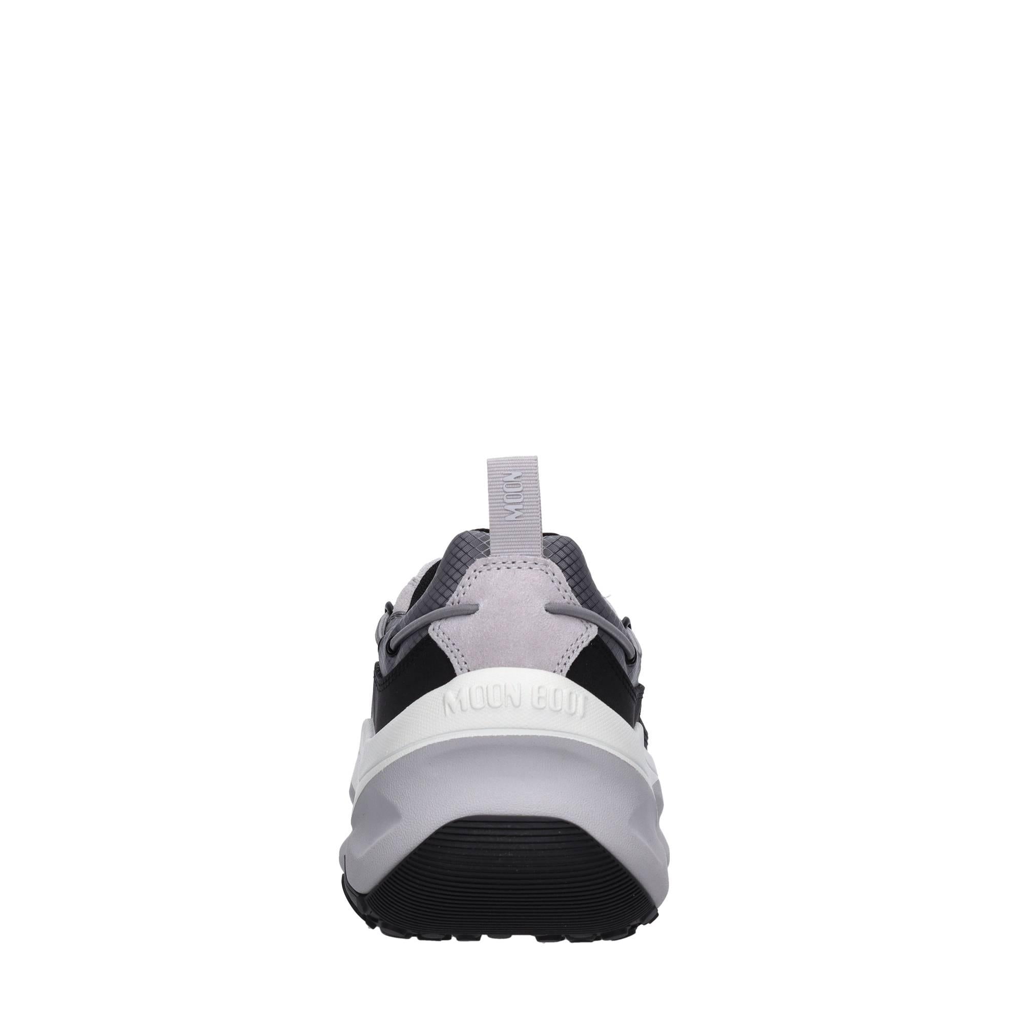 Sneakers in camoscio e tessuto 