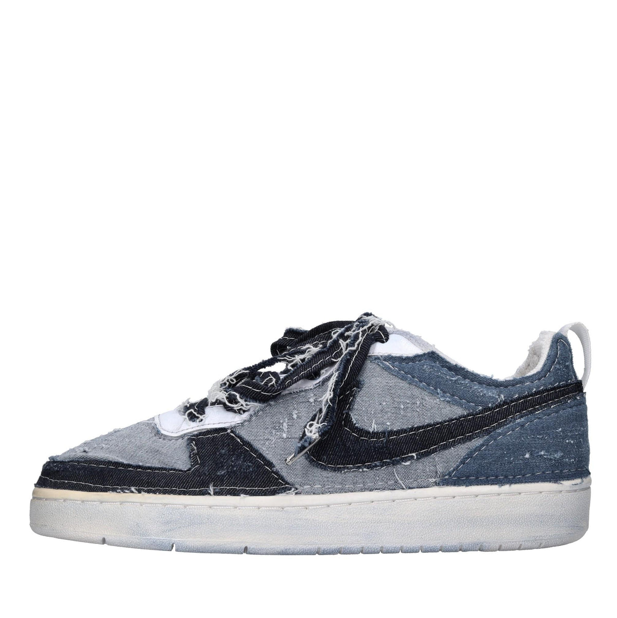 Sneakers in tessuto. 