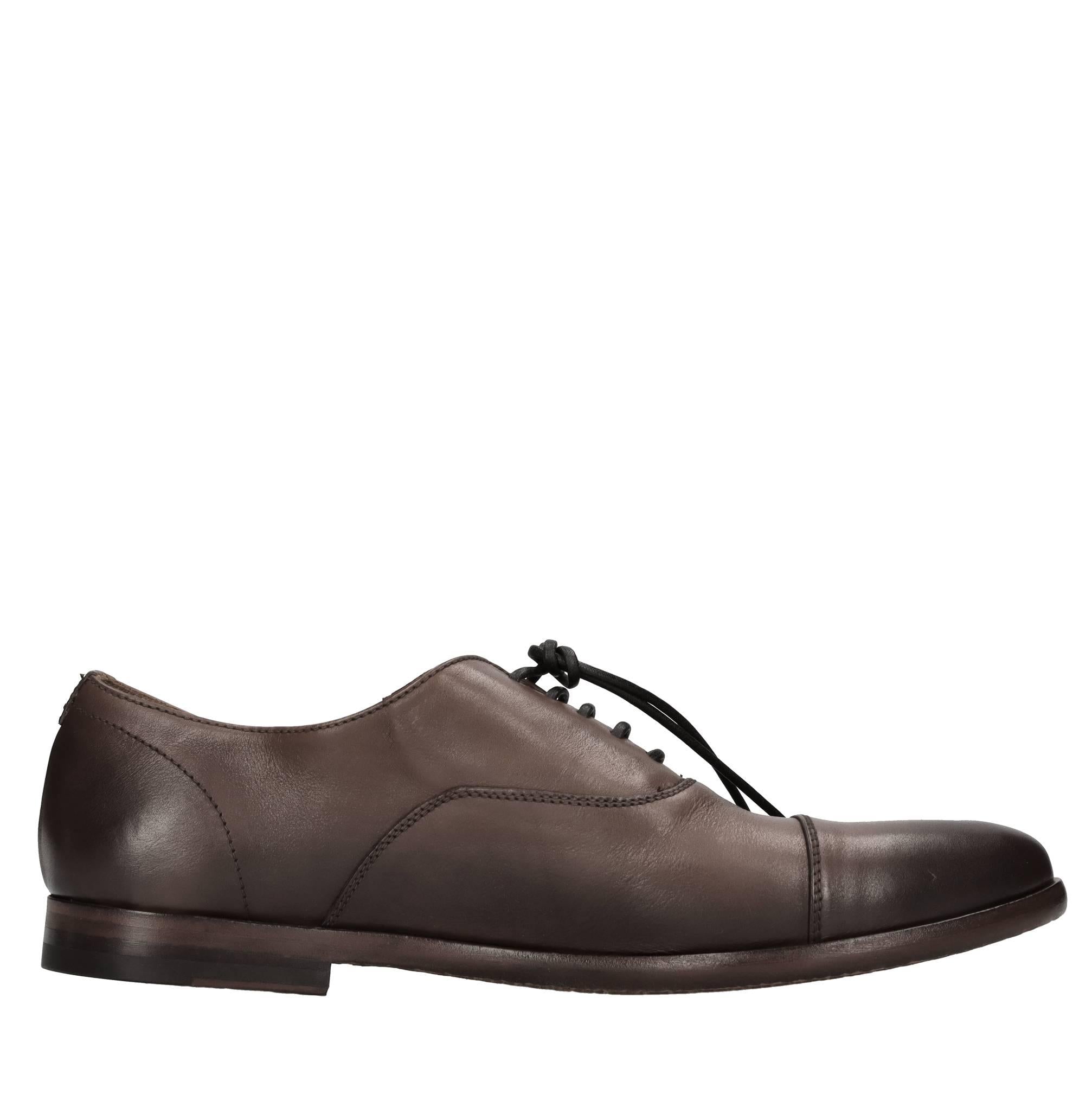 Stringate in pelle 