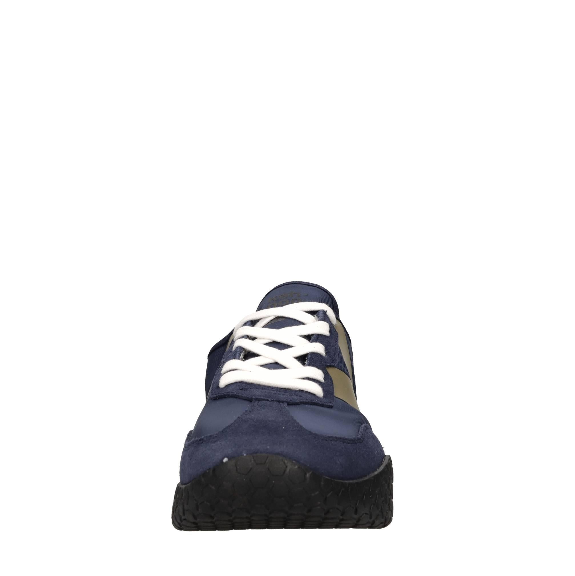 Sneakers in camoscio e tessuto 