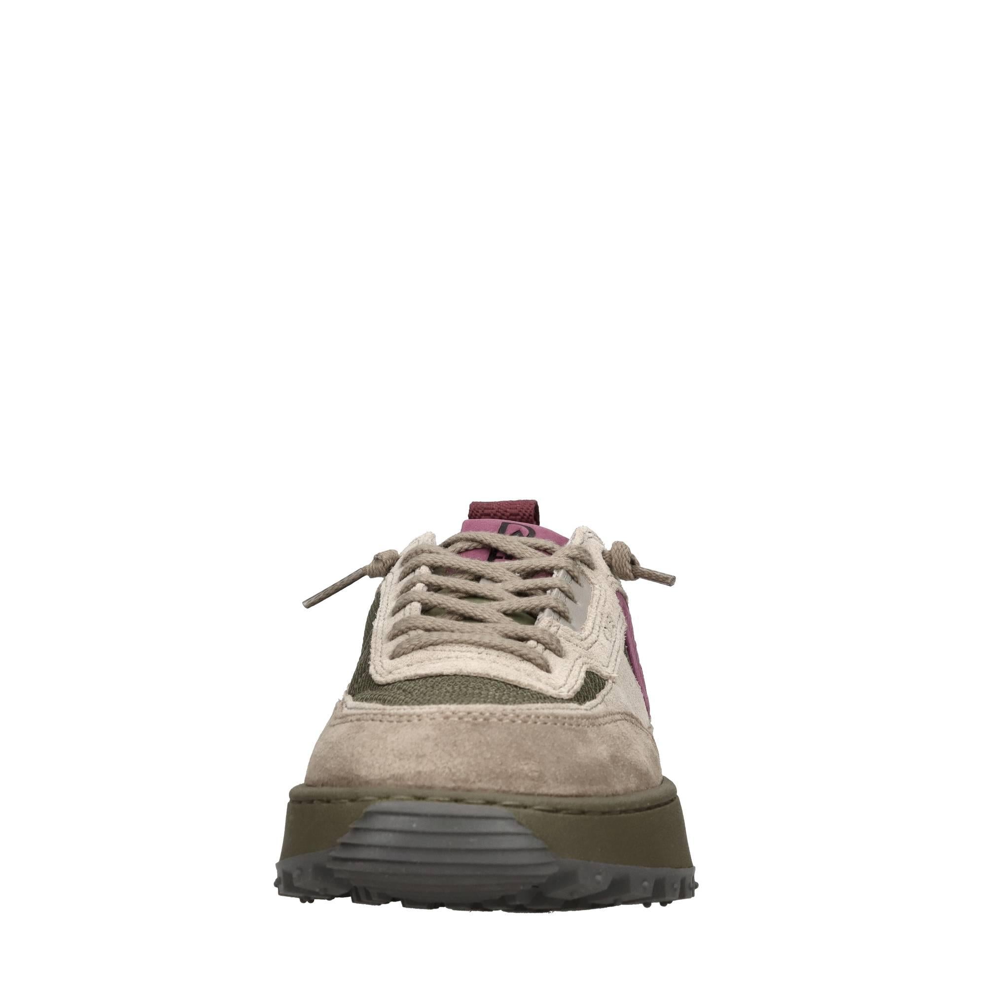 Sneakers in camoscio e tessuto 