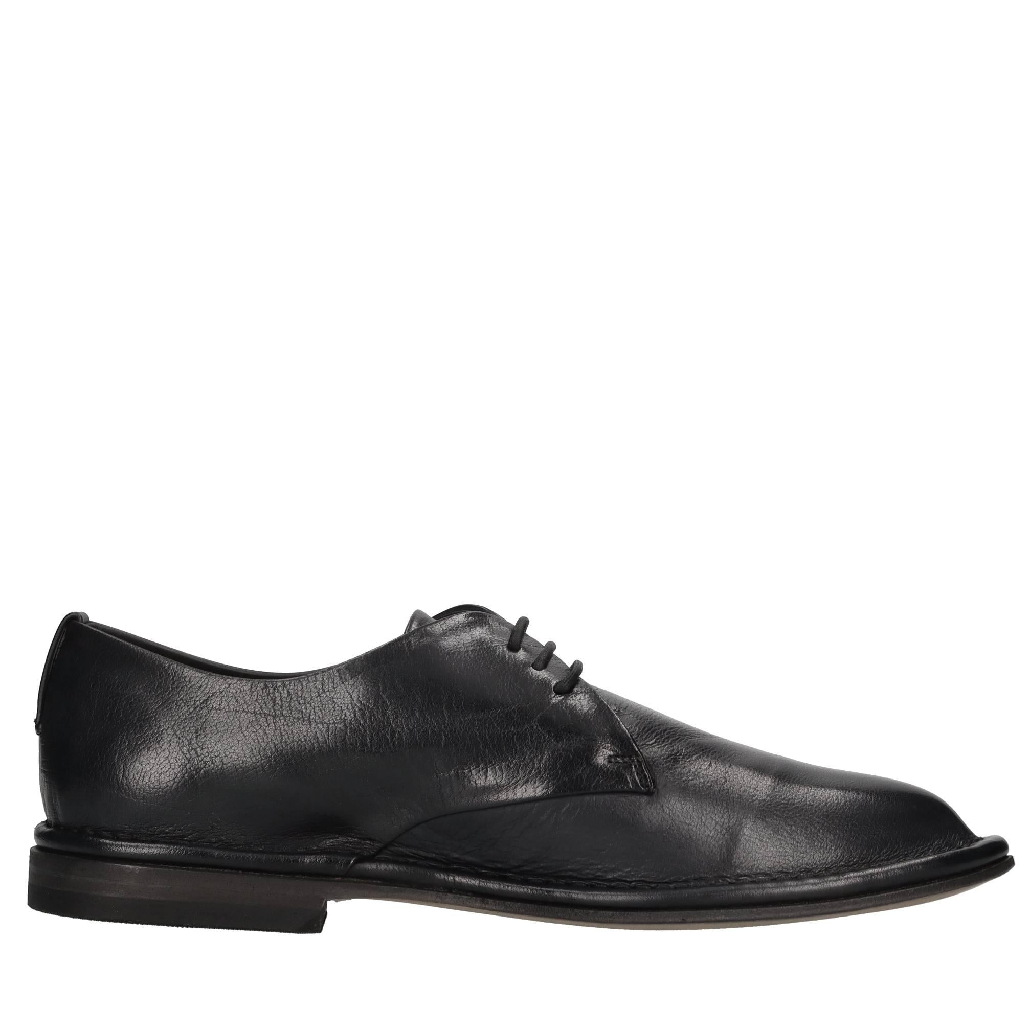 Stringate in pelle 