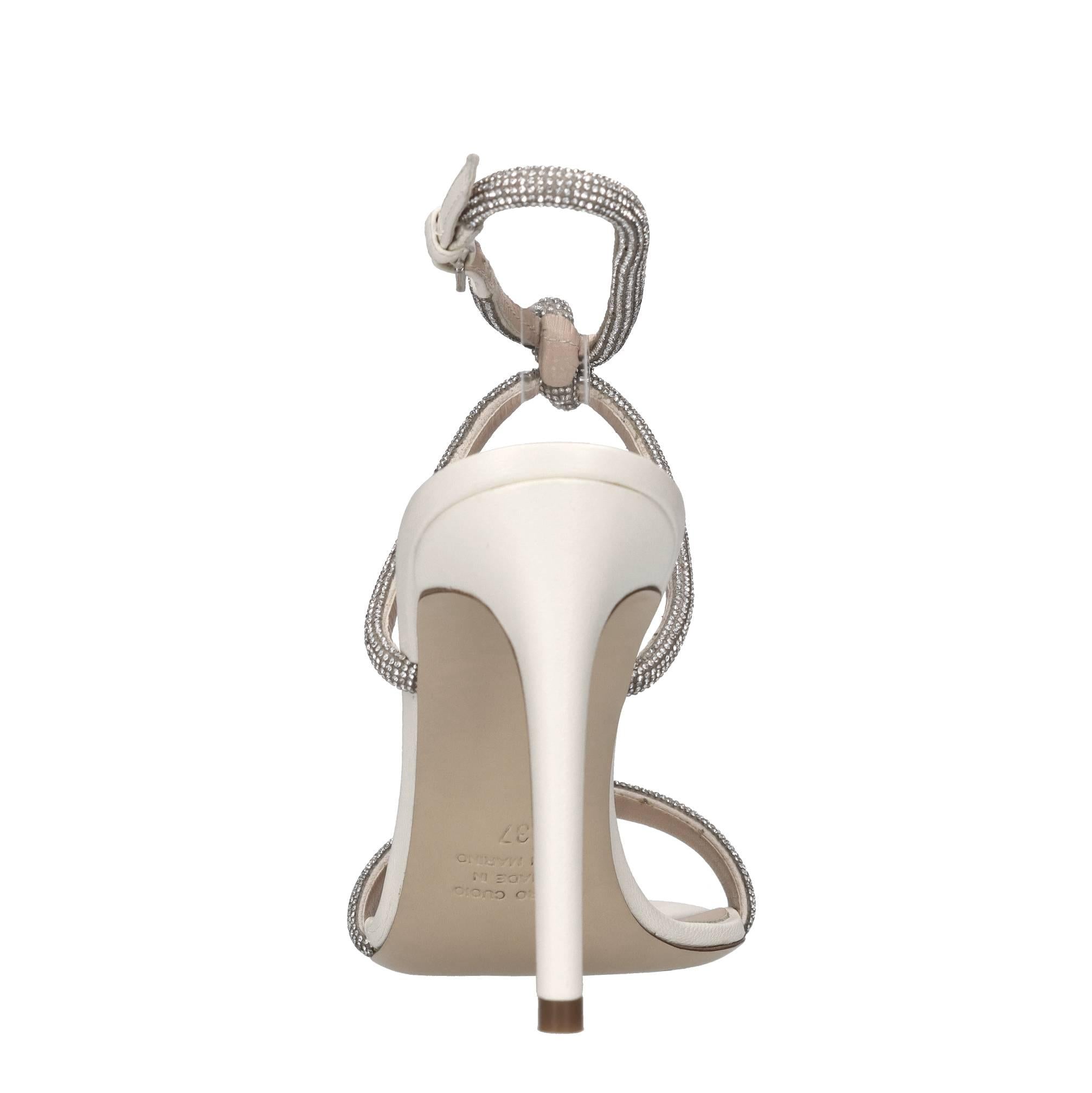 Sandali in pelle e microstrass 